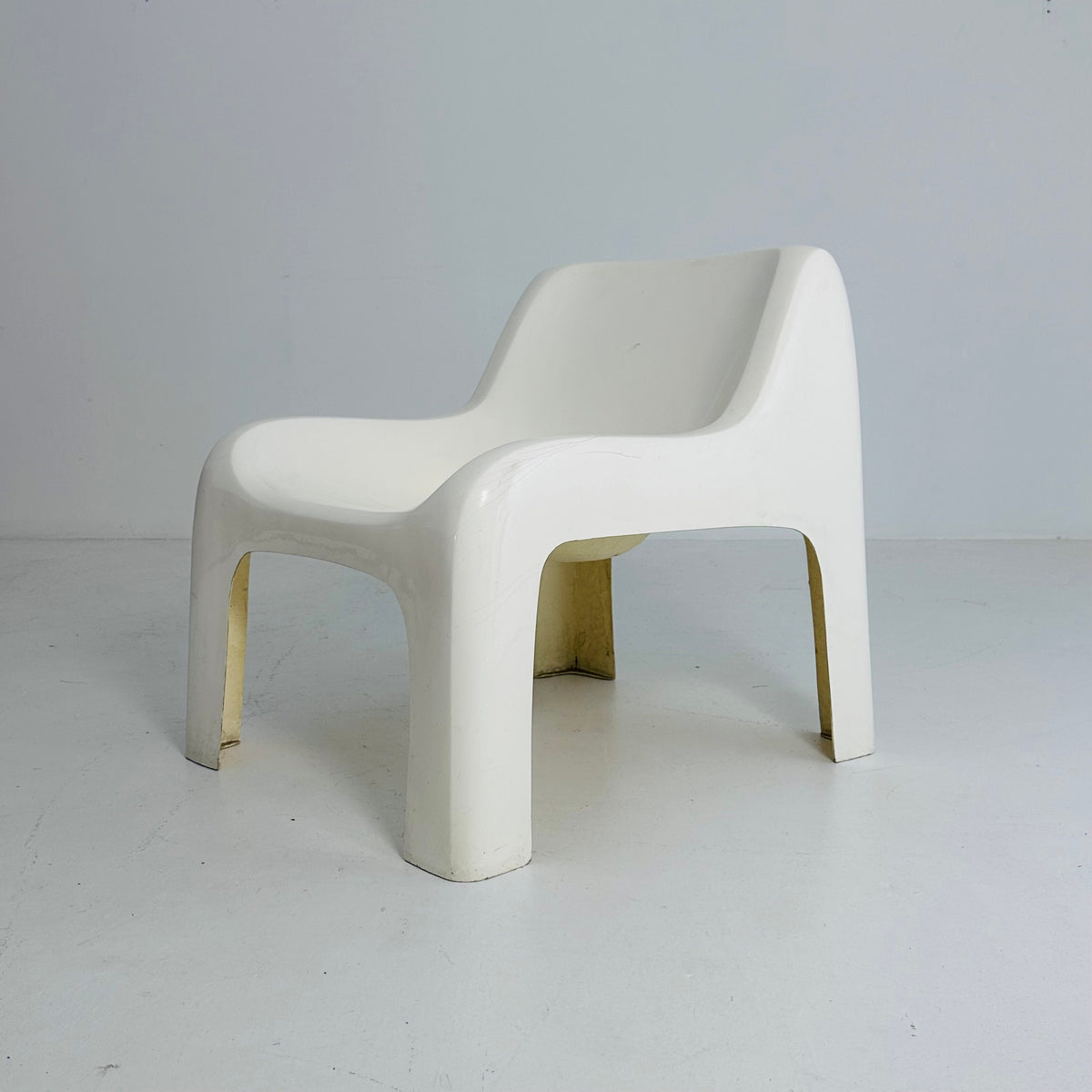 Space Age vintage lounge chair model Anatomical white color by Ahti Kotikoski 1968s for Asko Finland.