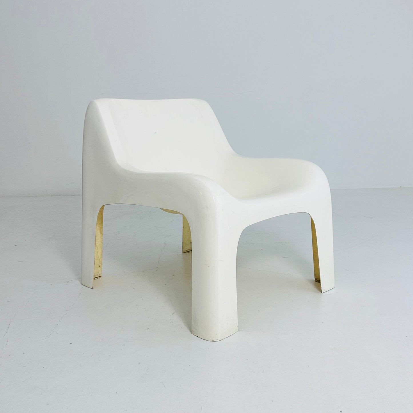 Space Age vintage lounge chair model Anatomical white color by Ahti Kotikoski 1968s for Asko Finland.
