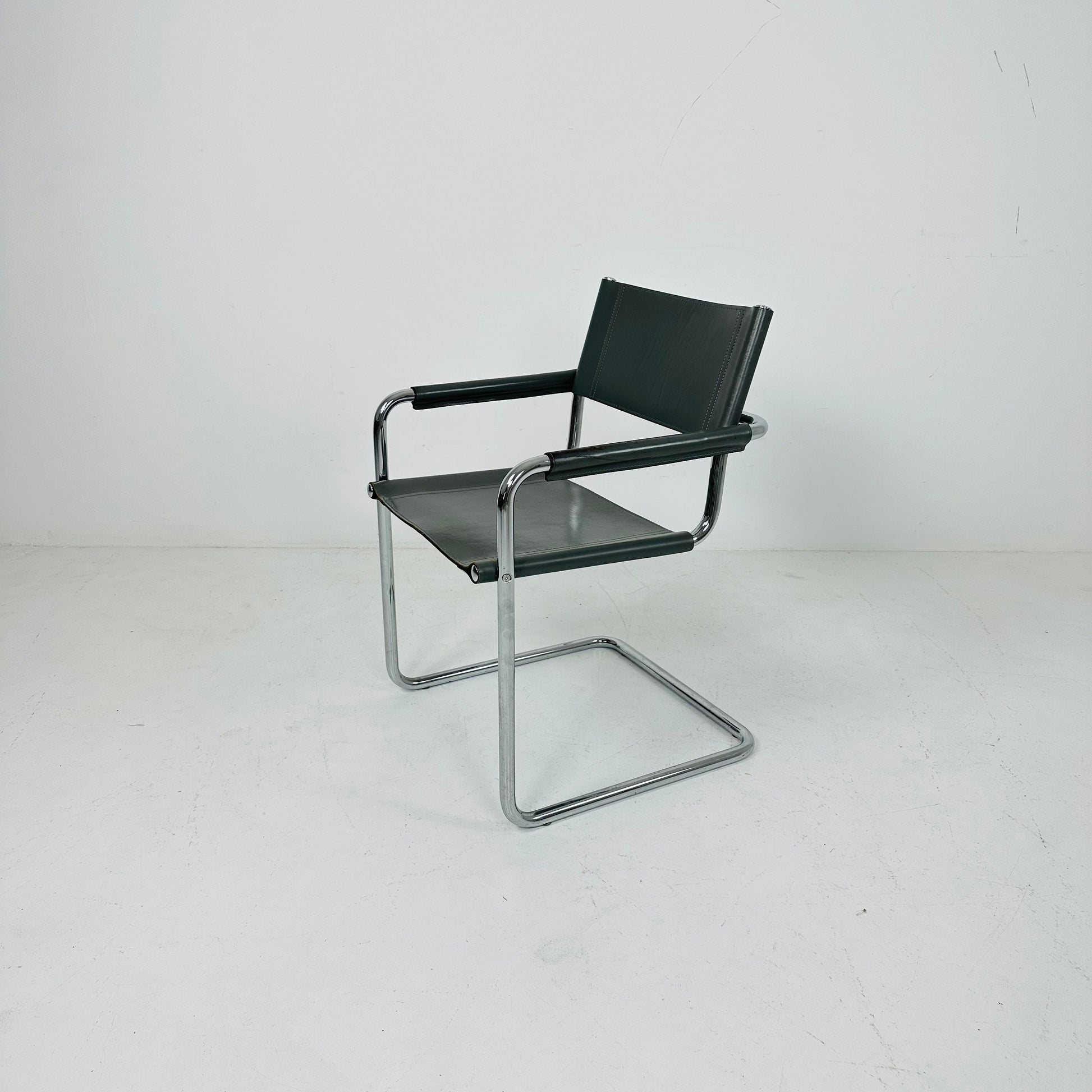 vintage Matteo Grassi Mg5 leather cantilevered chairs by Mart Stam italy 1980s