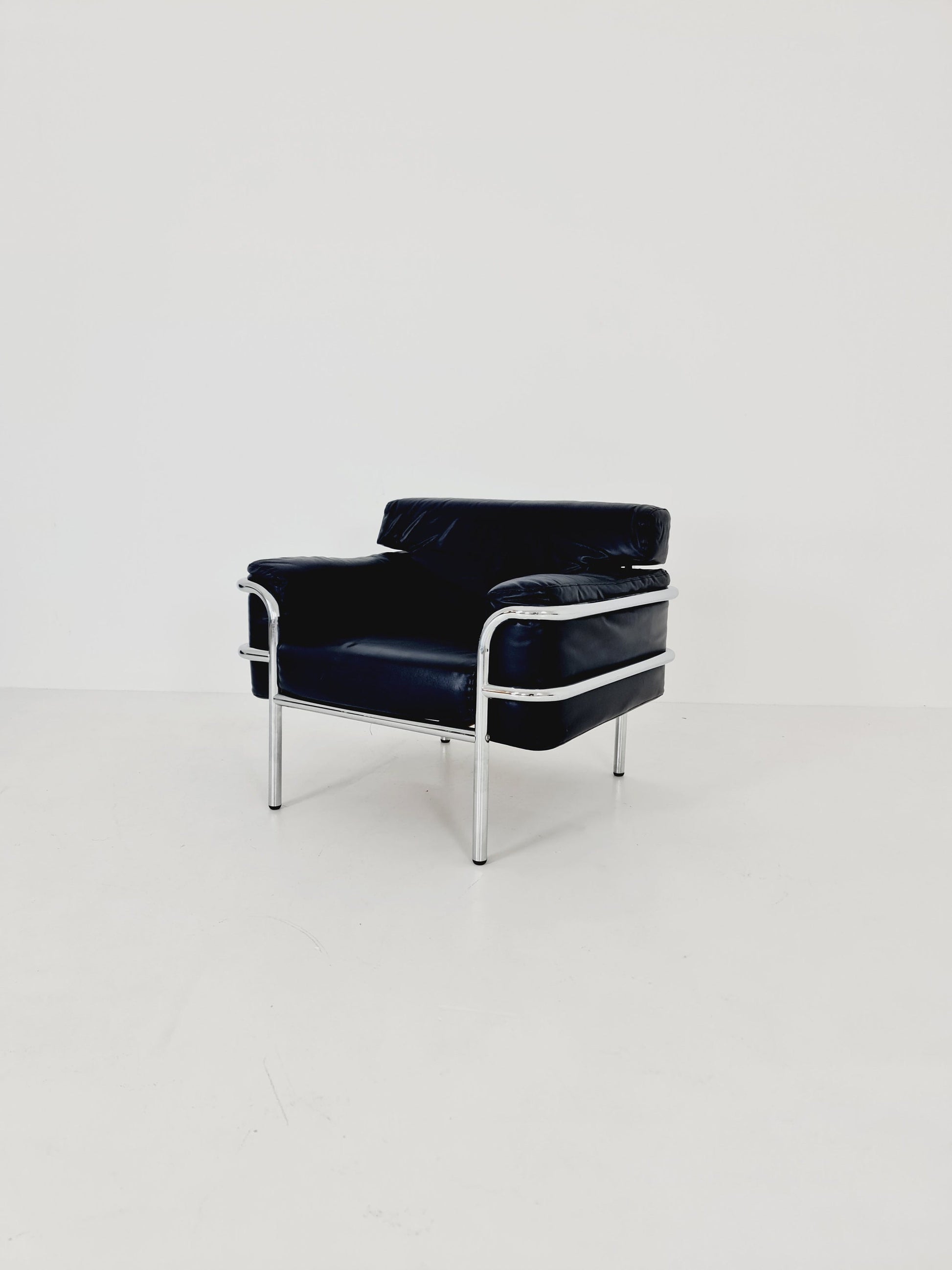 Mid century leather Bauhaus -Style of Cassia LC2 style sofa ,1980s