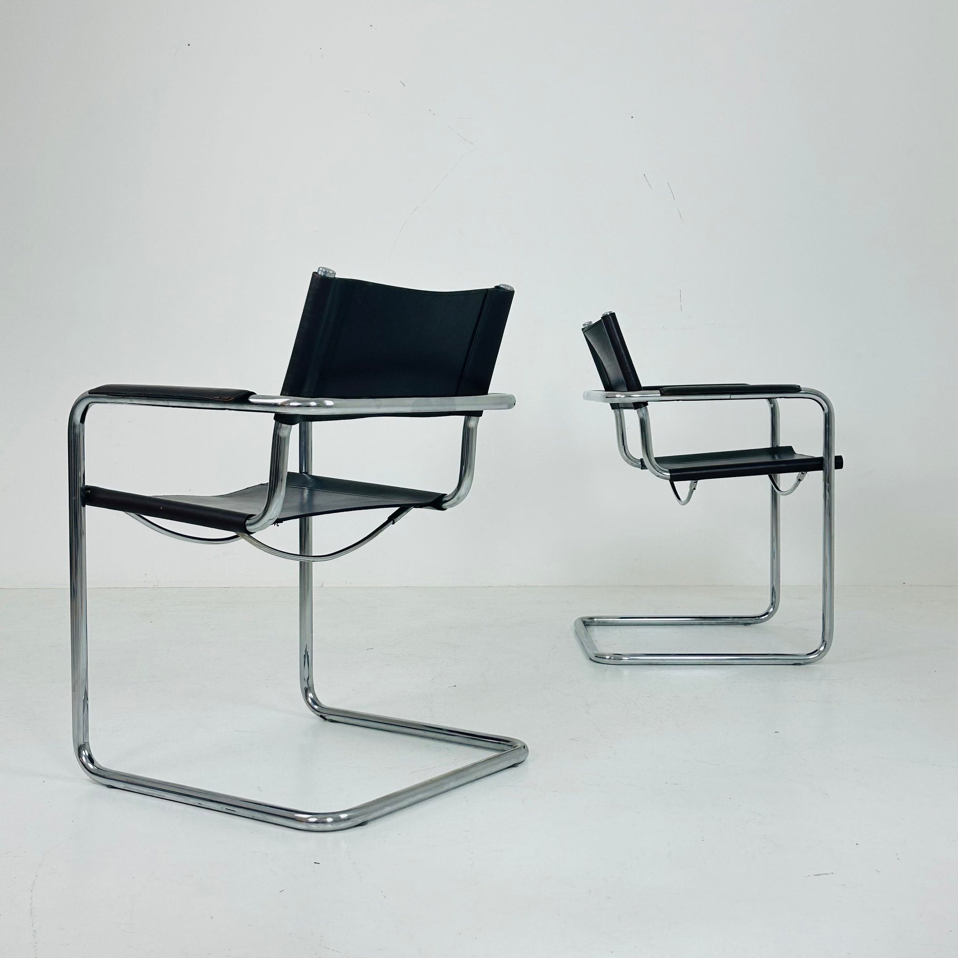 Set of 4 Bauhaus mid century Model MG5 Centro Studi chairs by Mart Stam & Marcel Breuer for Matteo Grassi, 1970s Italy