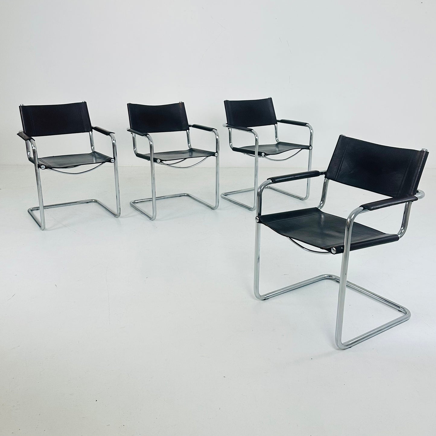 Set of 4 Bauhaus mid century Model MG5 Centro Studi chairs by Mart Stam & Marcel Breuer for Matteo Grassi, 1970s Italy