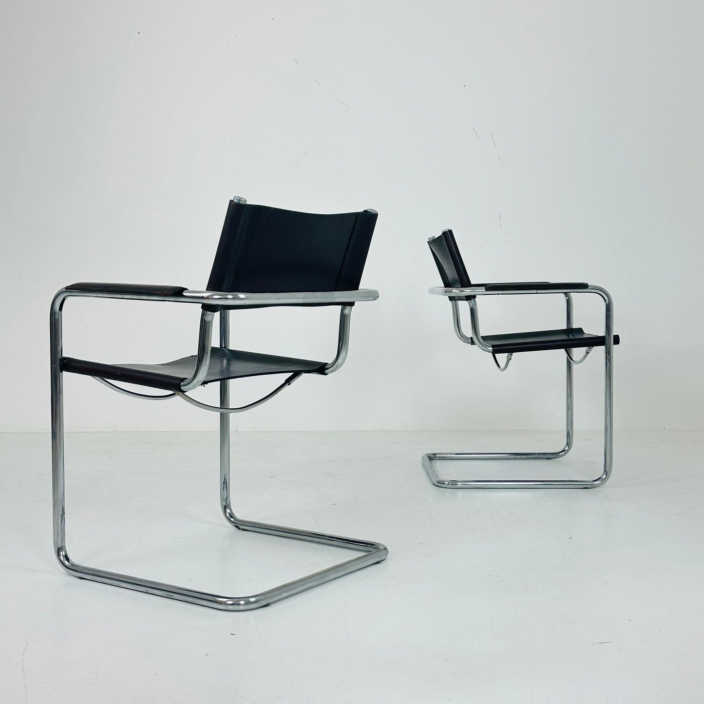 Set of 2 Bauhaus mid century Model MG5 Centro Studi chairs by Mart Stam & Marcel Breuer for Matteo Grassi, 1970s Italy