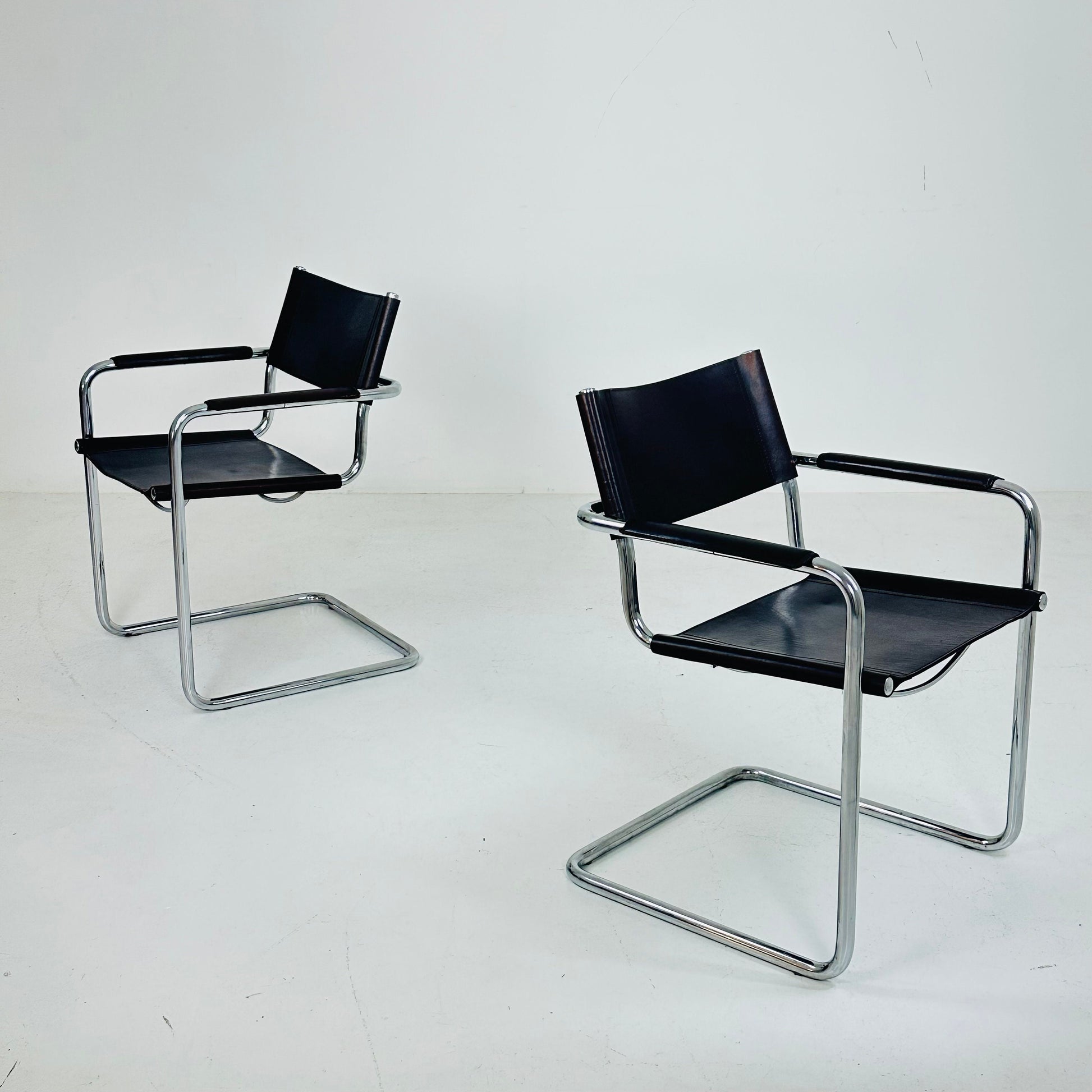 Set of 2 Bauhaus mid century Model MG5 Centro Studi chairs by Mart Stam & Marcel Breuer for Matteo Grassi, 1970s Italy