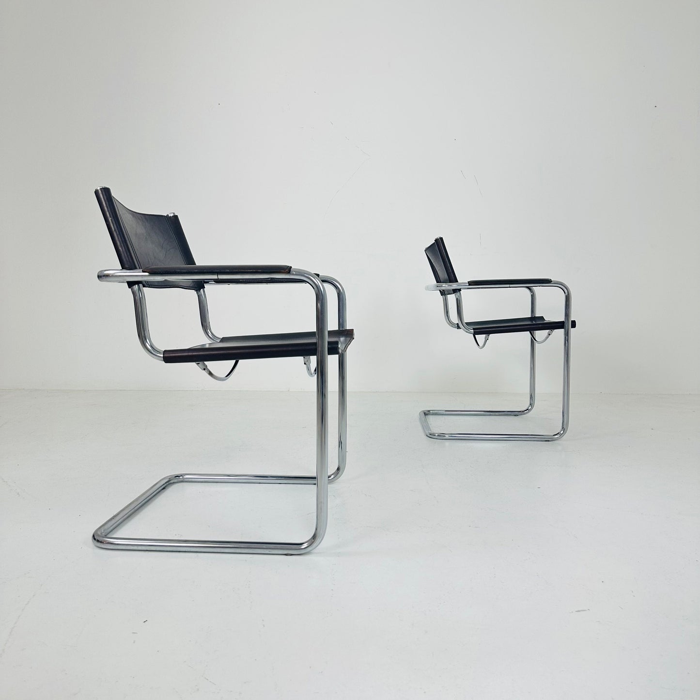 Set of 2 Bauhaus mid century Model MG5 Centro Studi chairs by Mart Stam & Marcel Breuer for Matteo Grassi, 1970s Italy