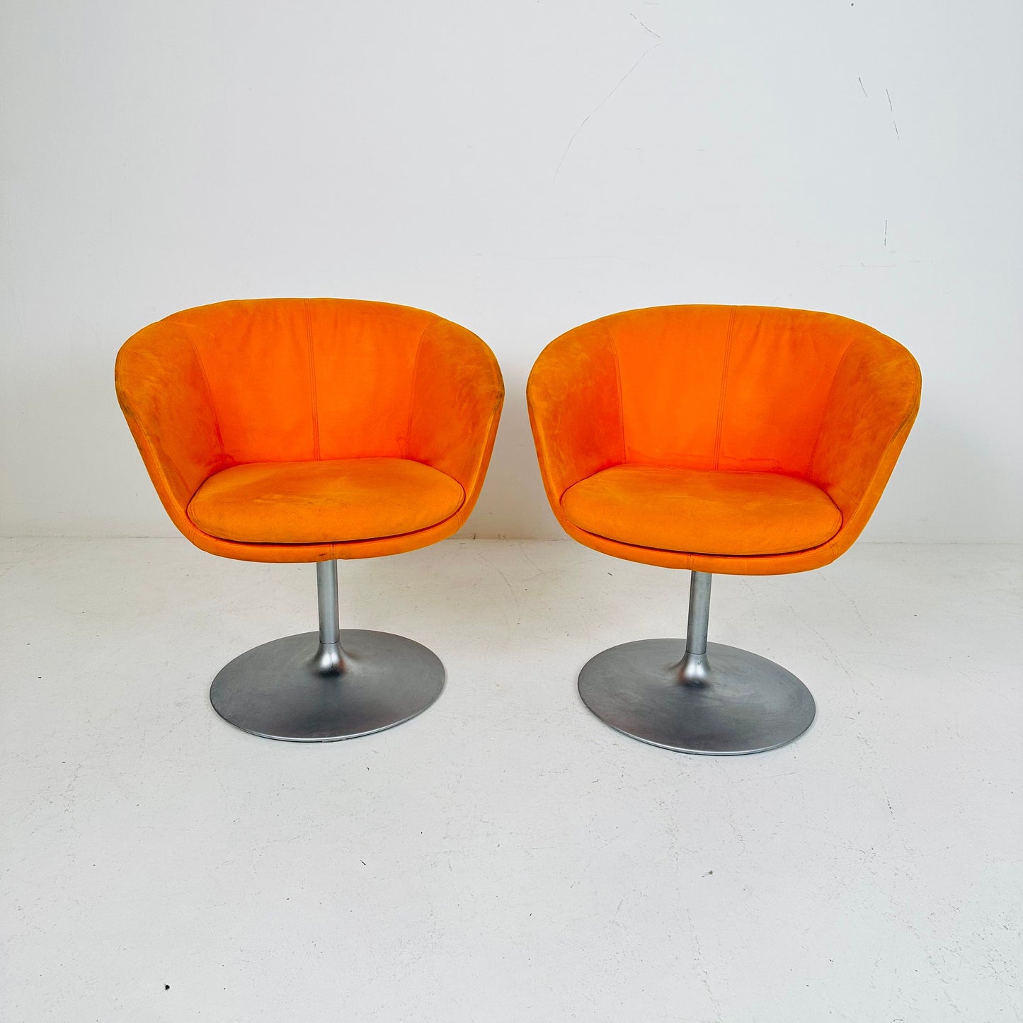 Pair of Walter Knoll swivel Barrel chairs 1970s