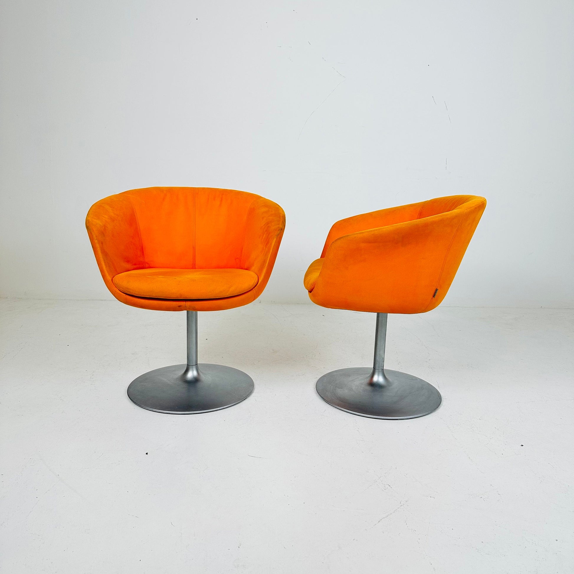 Pair of Walter Knoll swivel Barrel chairs 1970s