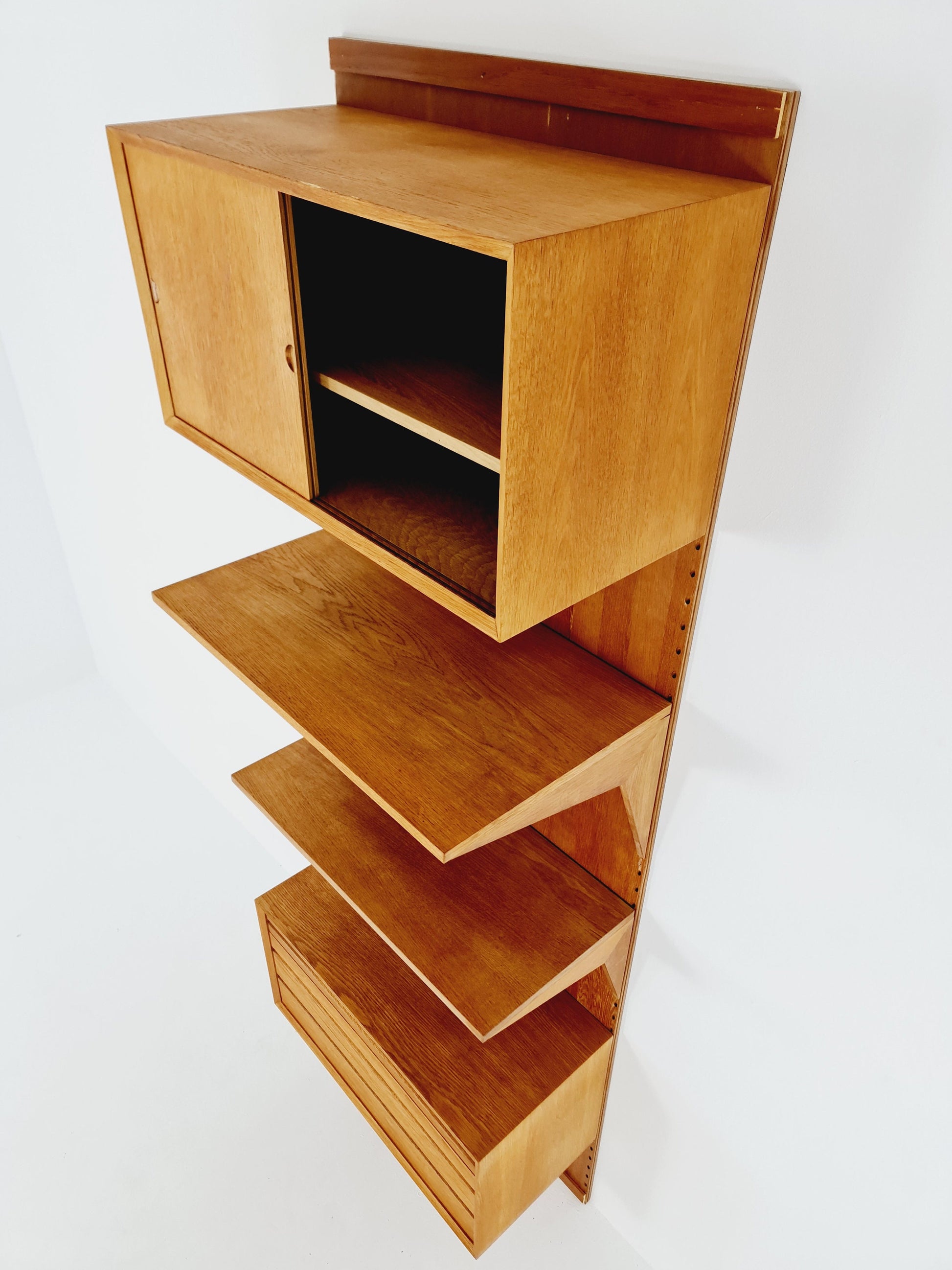 Midcentury Danish Oak Wall-Mounted Shelving Unit, by Poul Cadovius, 1960s