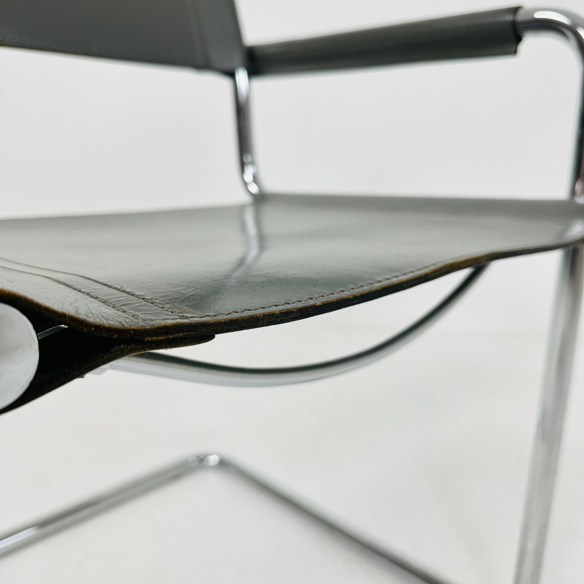 vintage Matteo Grassi Mg5 leather cantilevered chairs by Mart Stam italy 1980s