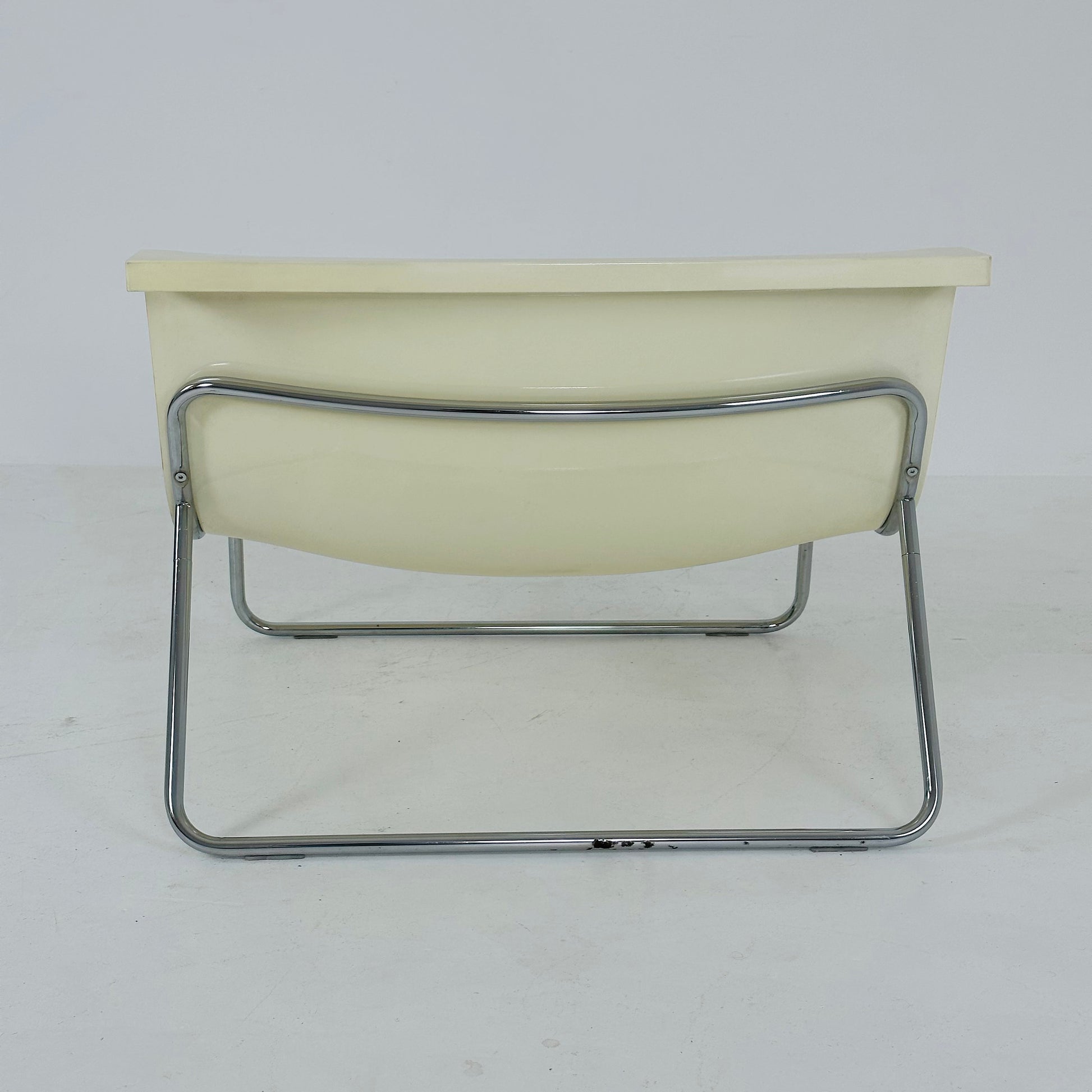 White Form Lounge Chair by Piero Lissoni for Kartell Italy 1990s