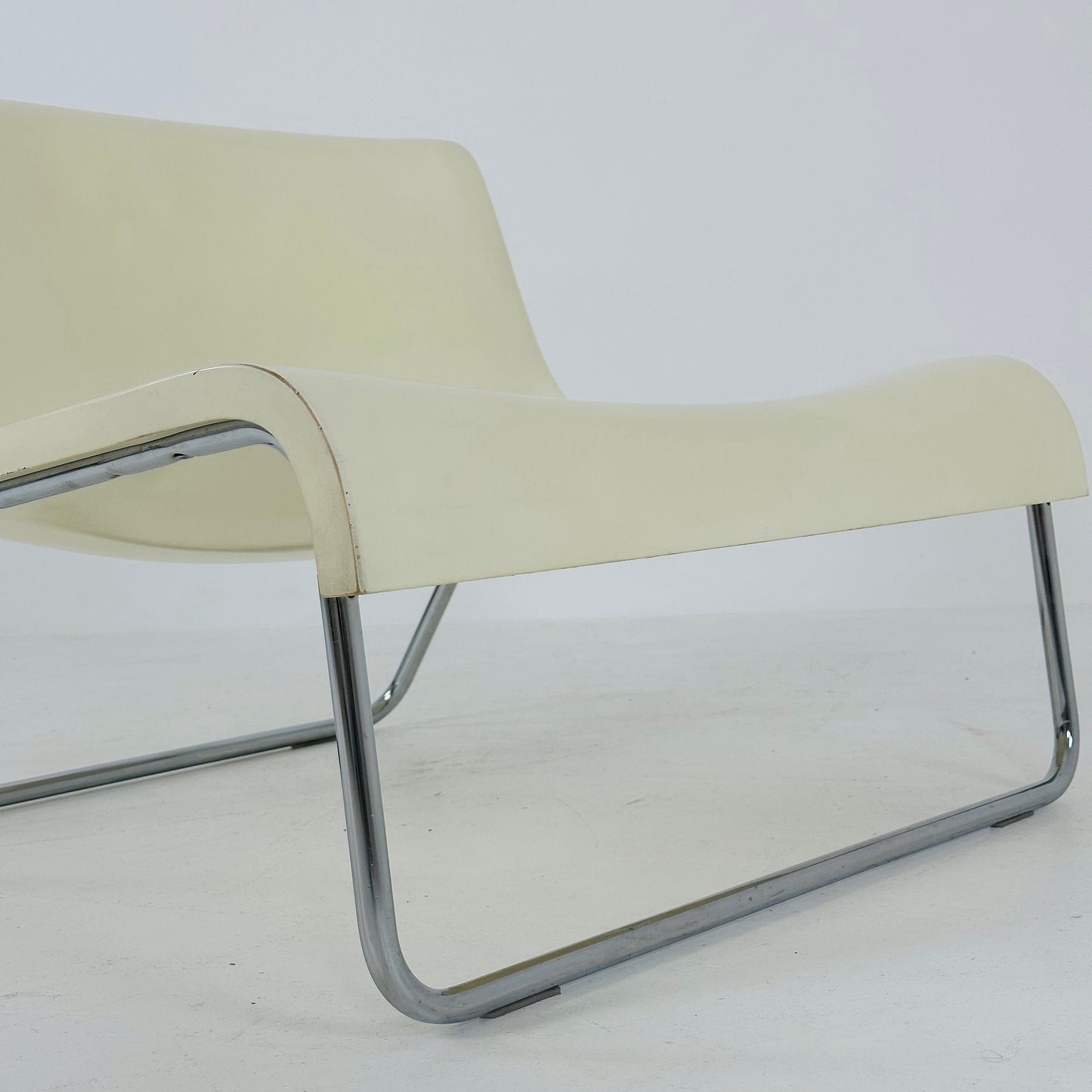 White Form Lounge Chair by Piero Lissoni for Kartell Italy 1990s