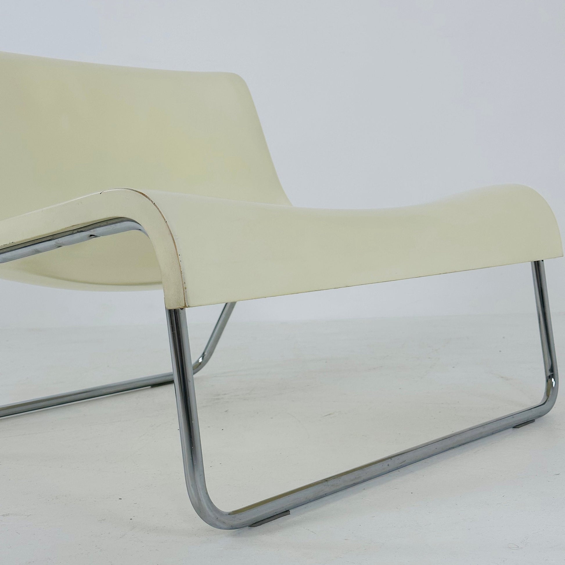 White Form Lounge Chair by Piero Lissoni for Kartell Italy 1990s