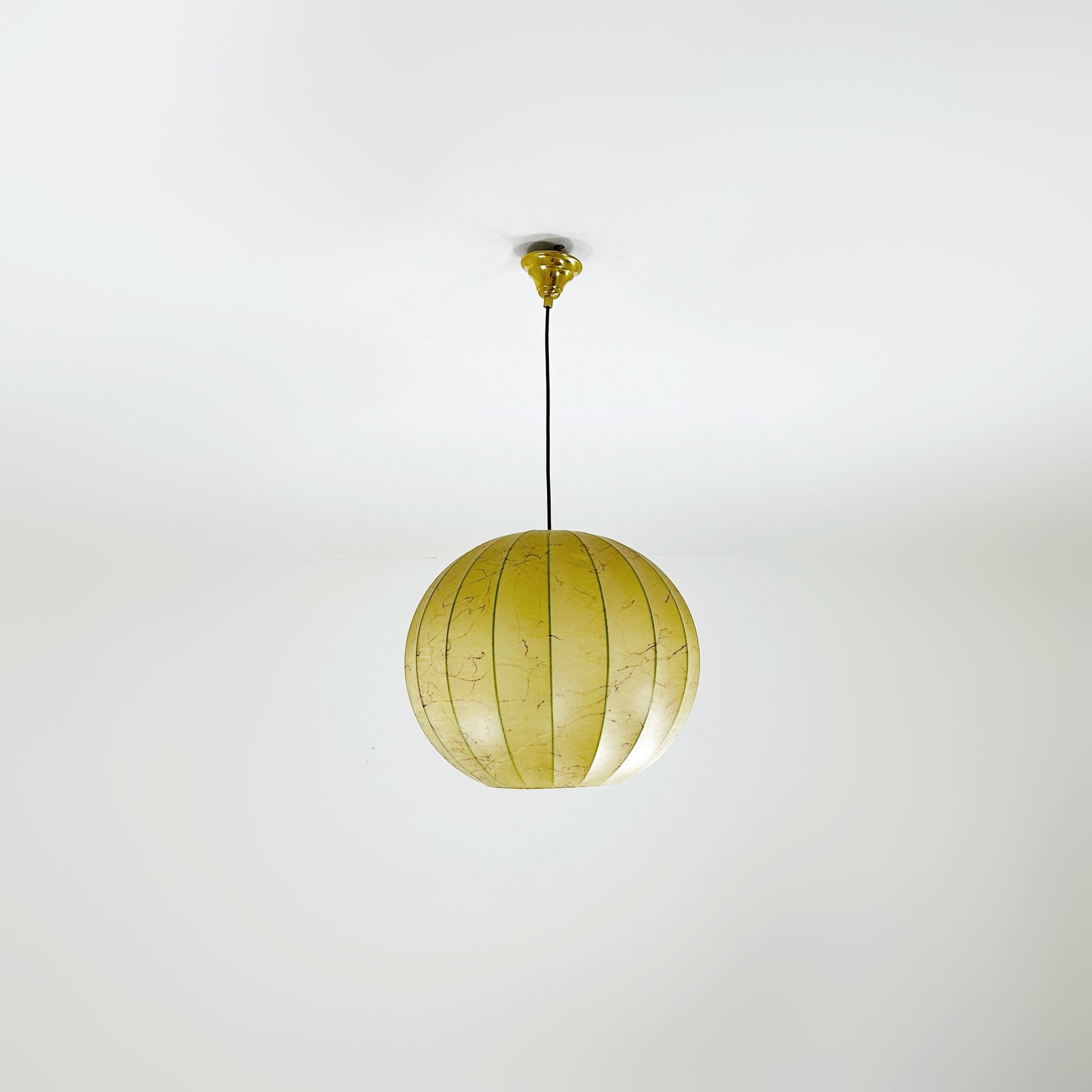 Big Space age pendant lamp by Designer Achille & Pier Giacomo Castiglioni : Bovezzo (Italy)