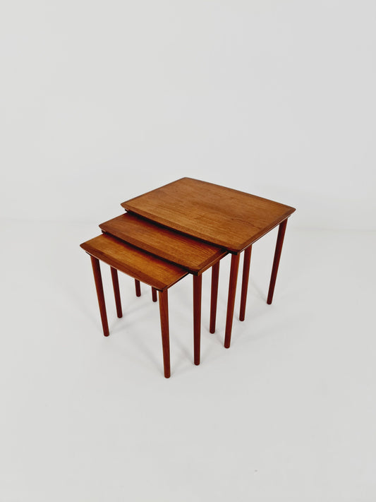Midcentury danish Teak nesting tables/ side tables by Poul Jensen for selig, 1960s