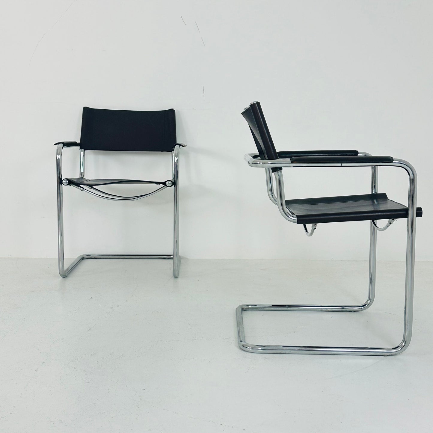 Set of 4 Bauhaus mid century Model MG5 Centro Studi chairs by Mart Stam & Marcel Breuer for Matteo Grassi, 1970s Italy