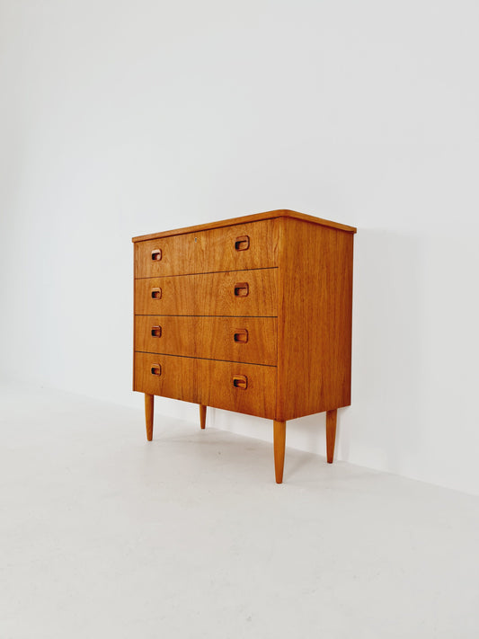 Midcentury danish design chest of drawers / drawer dresser /4 drawers cabinet, 1960s