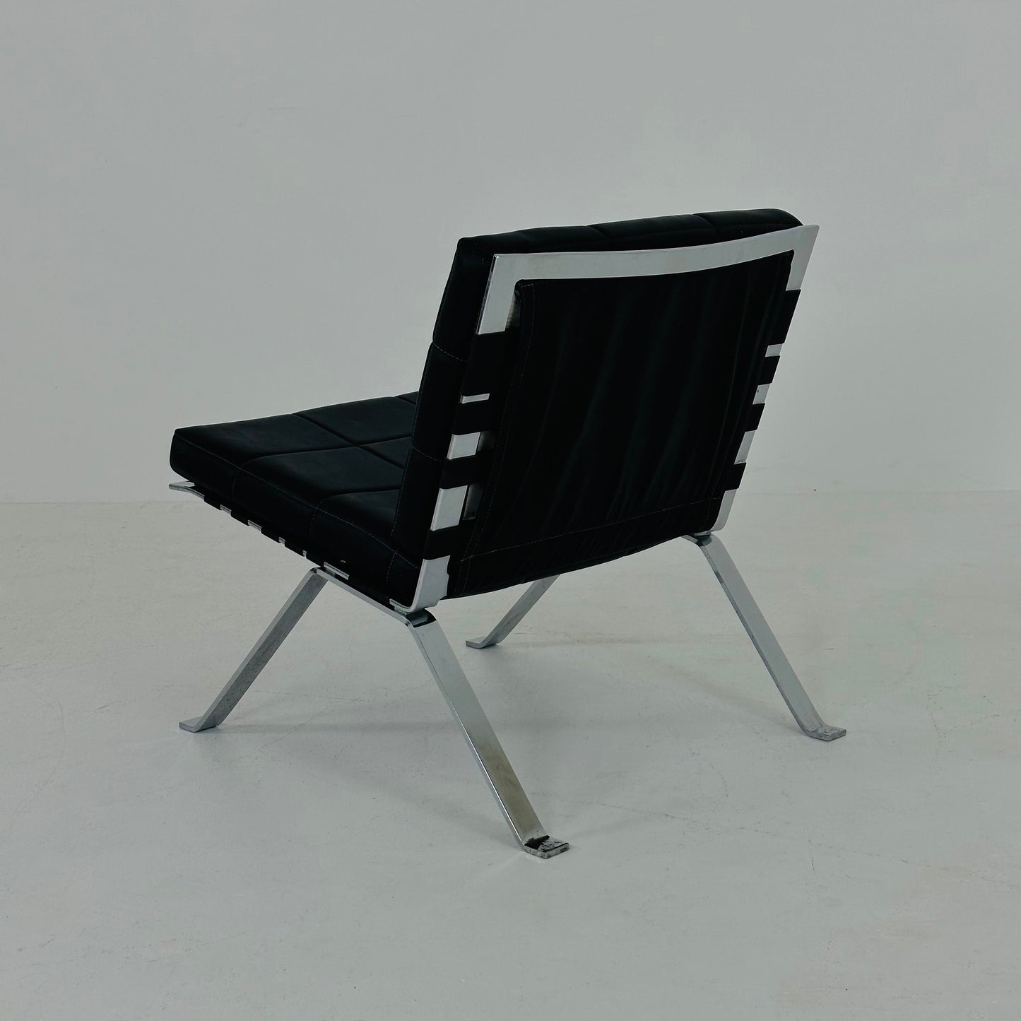 Mid century leather lounge Euro chair by Hans Eichenberger for Girsberger - 1960s Switzerland