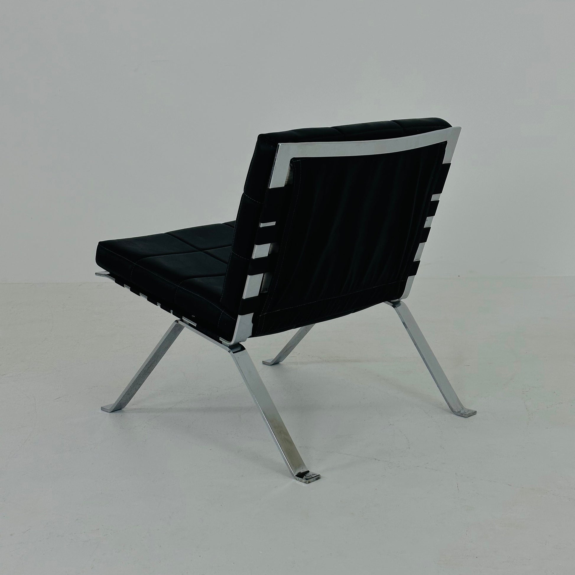 Mid century leather lounge Euro chair by Hans Eichenberger for Girsberger - 1960s Switzerland