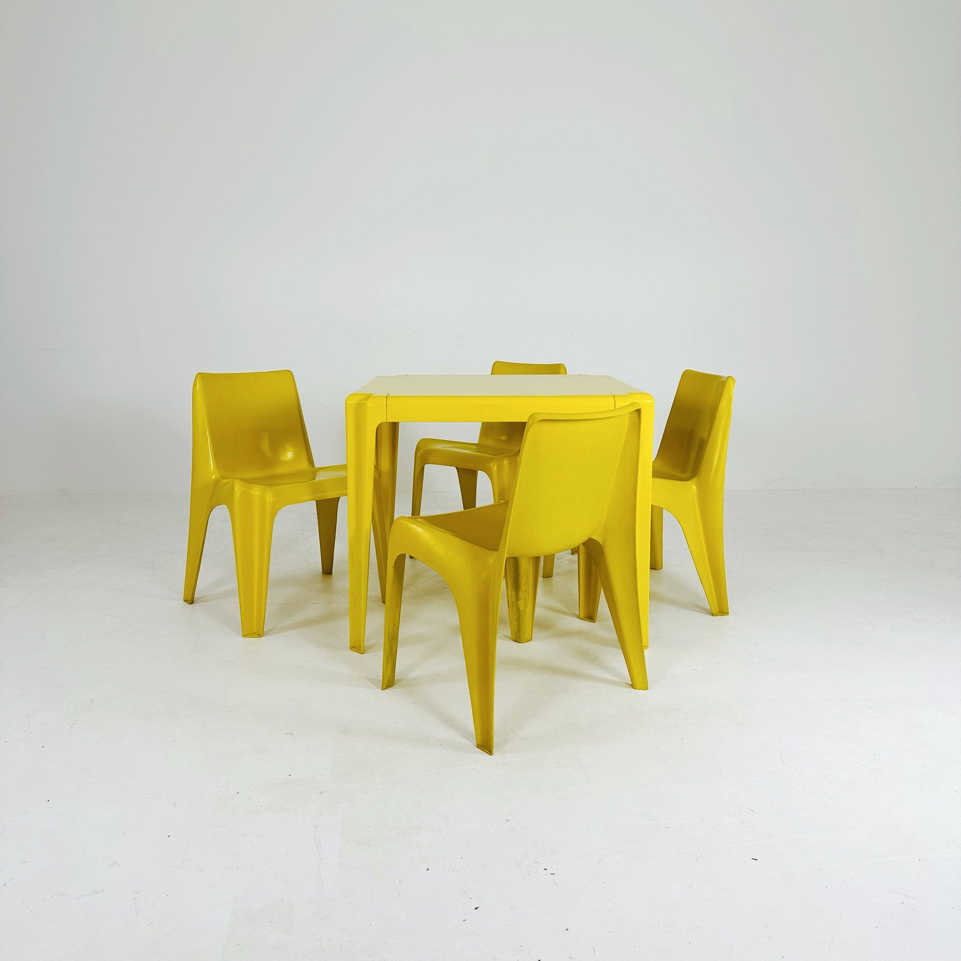 Yellow Set of 4 chairs & table Space age Bofinger BA1171 chair by Helmut Bätzner, 1970s