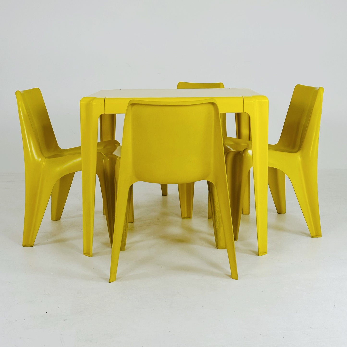 Yellow Set of 4 chairs & table Space age Bofinger BA1171 chair by Helmut Bätzner, 1970s