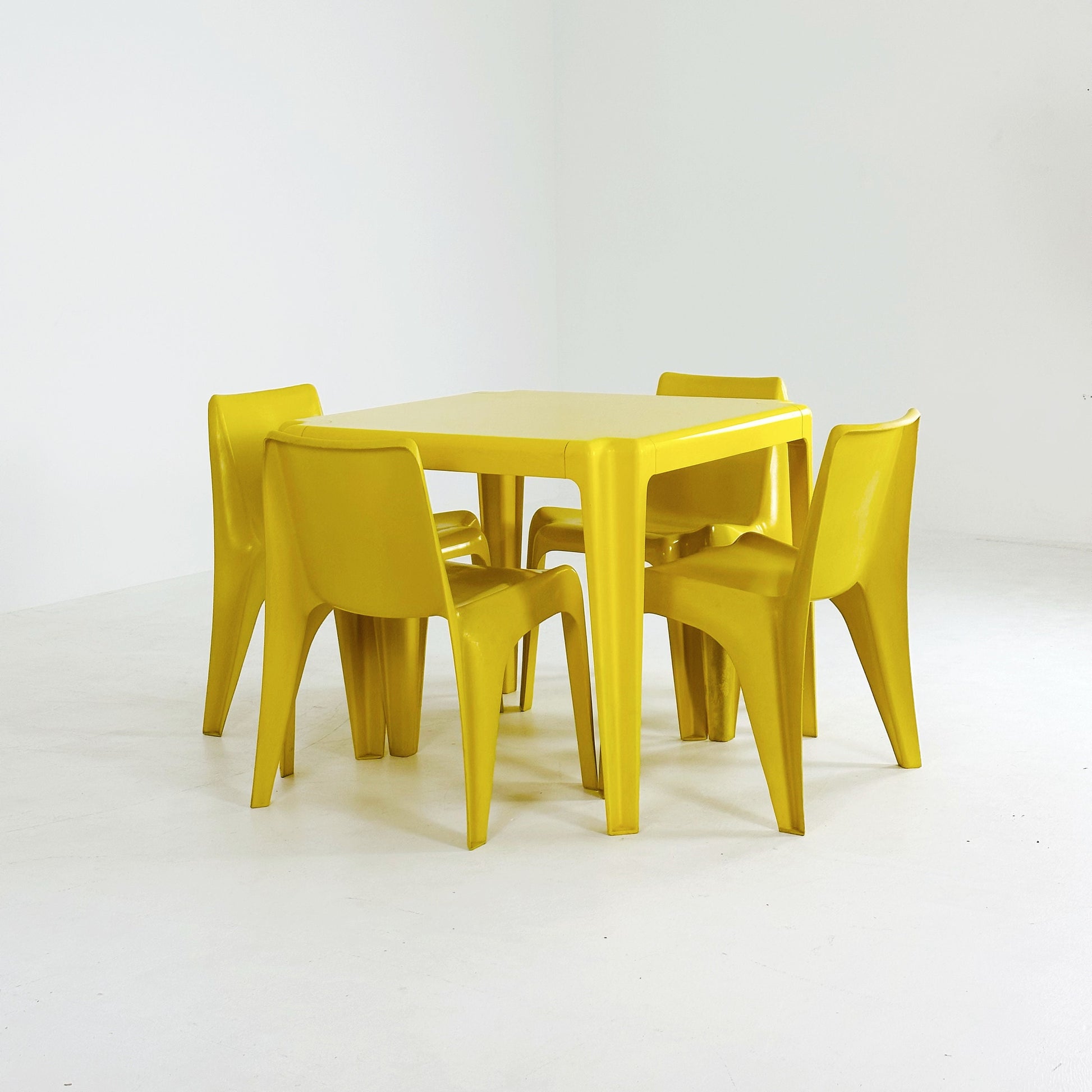 Yellow Set of 4 chairs & table Space age Bofinger BA1171 chair by Helmut Bätzner, 1970s