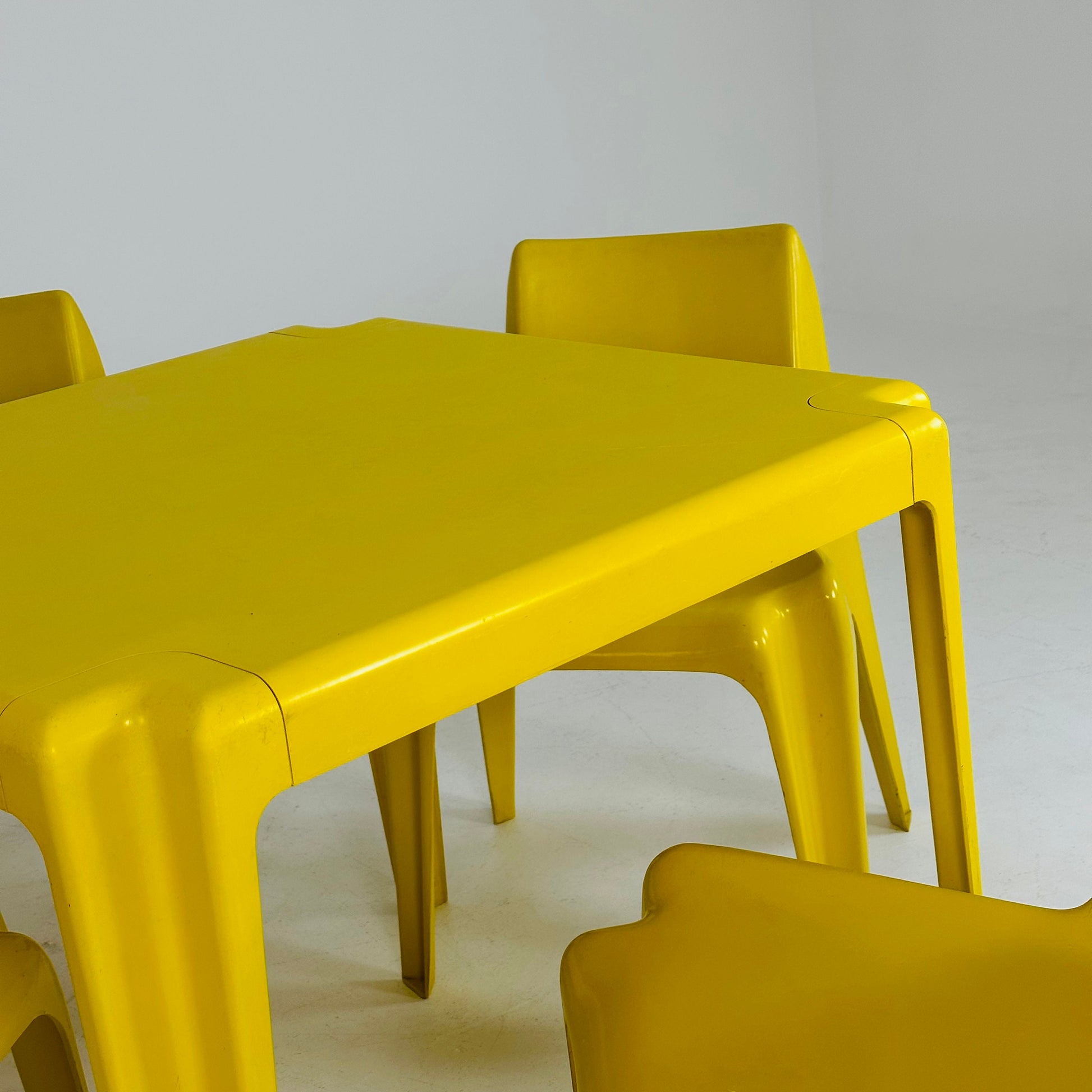 Yellow Set of 4 chairs & table Space age Bofinger BA1171 chair by Helmut Bätzner, 1970s