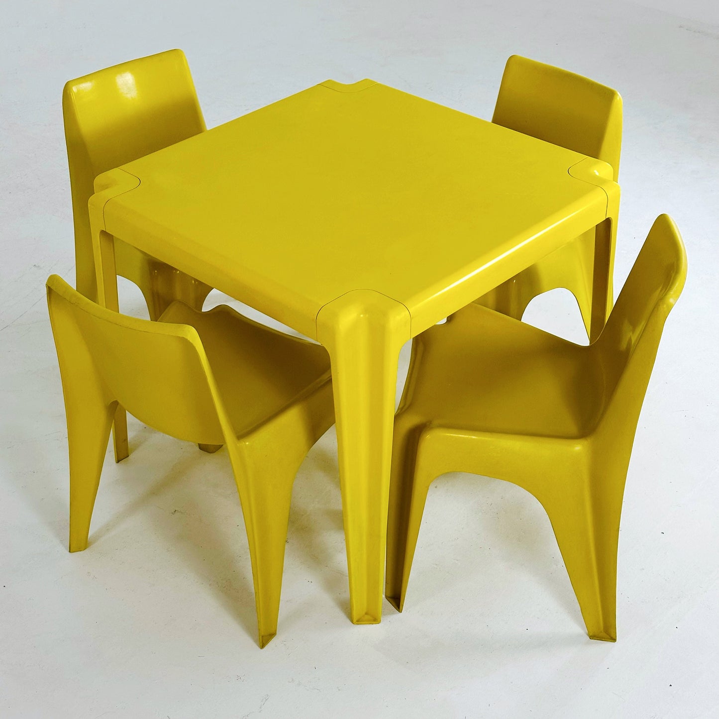 Yellow Set of 4 chairs & table Space age Bofinger BA1171 chair by Helmut Bätzner, 1970s