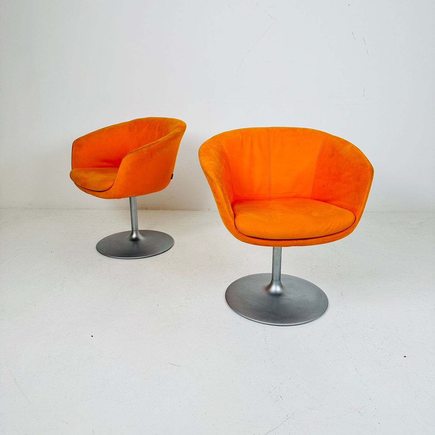 Pair of Walter Knoll swivel Barrel chairs 1970s