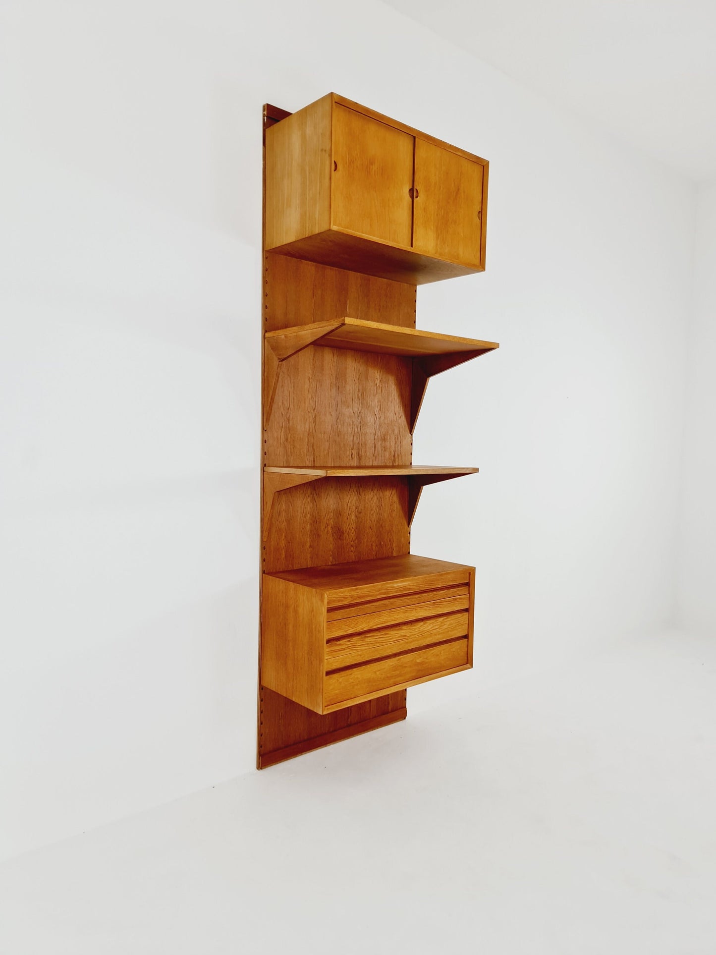 Midcentury Danish Oak Wall-Mounted Shelving Unit, by Poul Cadovius, 1960s
