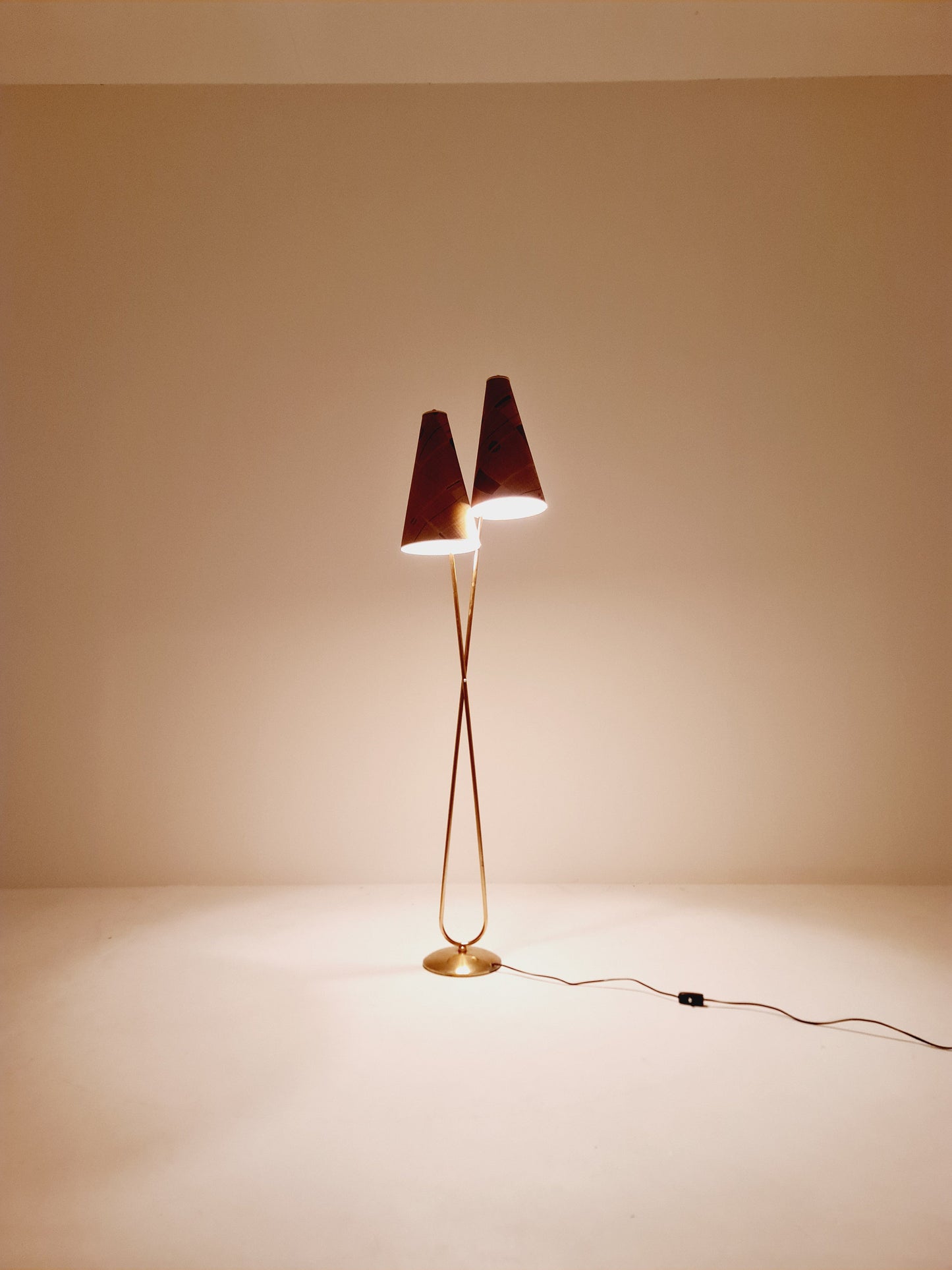 EXTREME RARE brass 1950s vintage floor lamp / bag lamp mcm