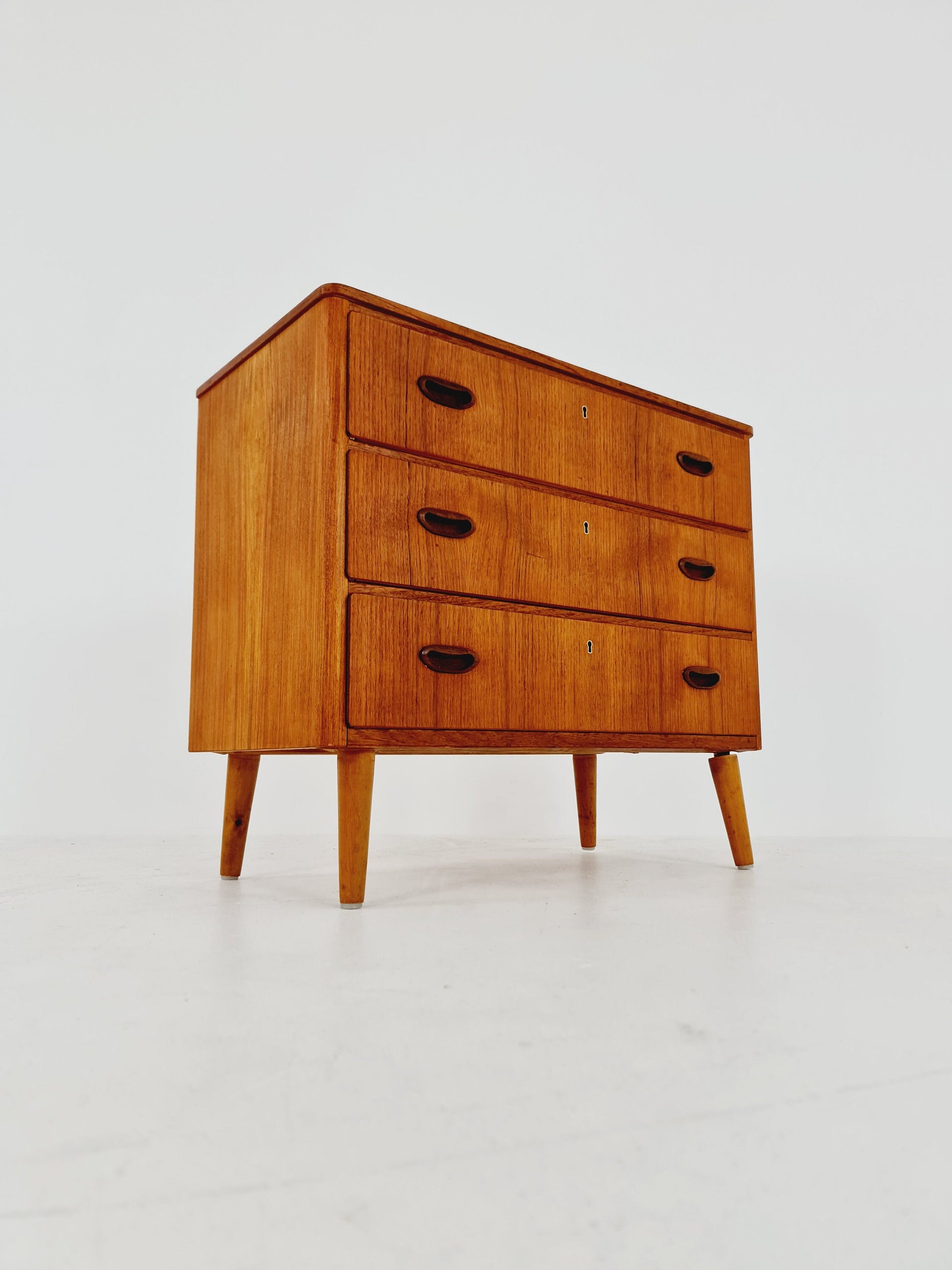 Midcentury danish design chest of drawers / drawer dresser /3 drawers cabinet, 1960s