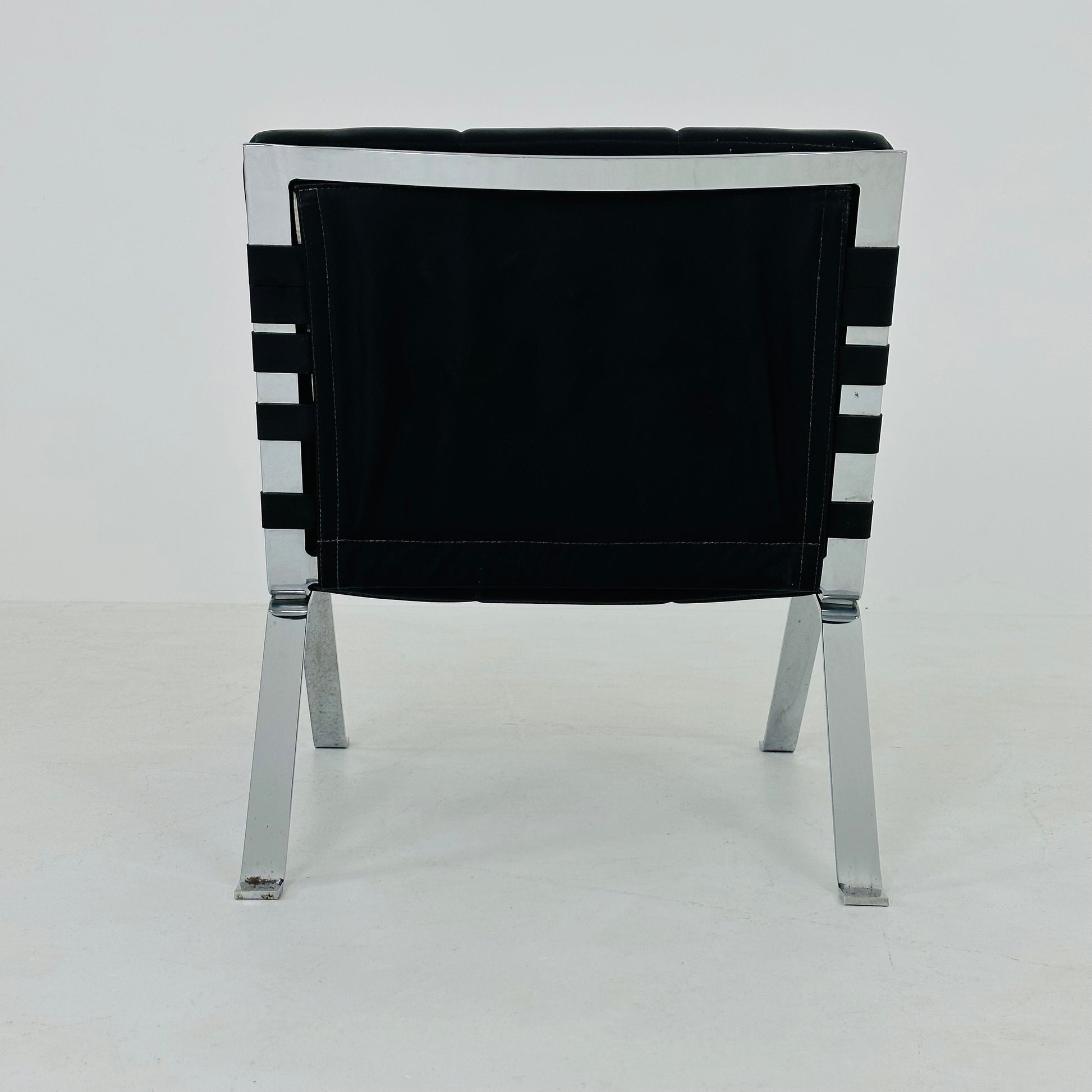 Mid century leather lounge Euro chair by Hans Eichenberger for Girsberger - 1960s Switzerland