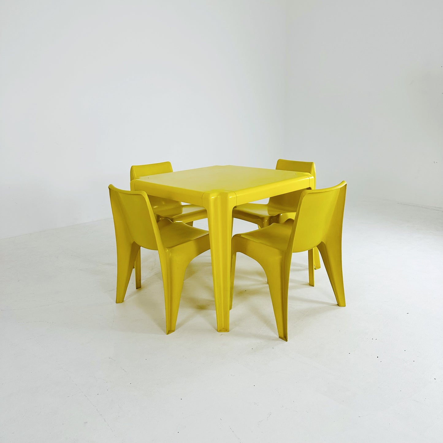 Yellow Set of 4 chairs & table Space age Bofinger BA1171 chair by Helmut Bätzner, 1970s