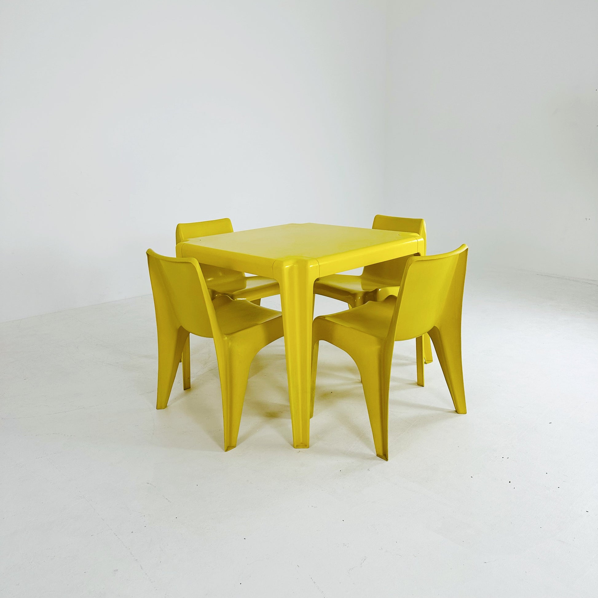 Yellow Set of 4 chairs & table Space age Bofinger BA1171 chair by Helmut Bätzner, 1970s