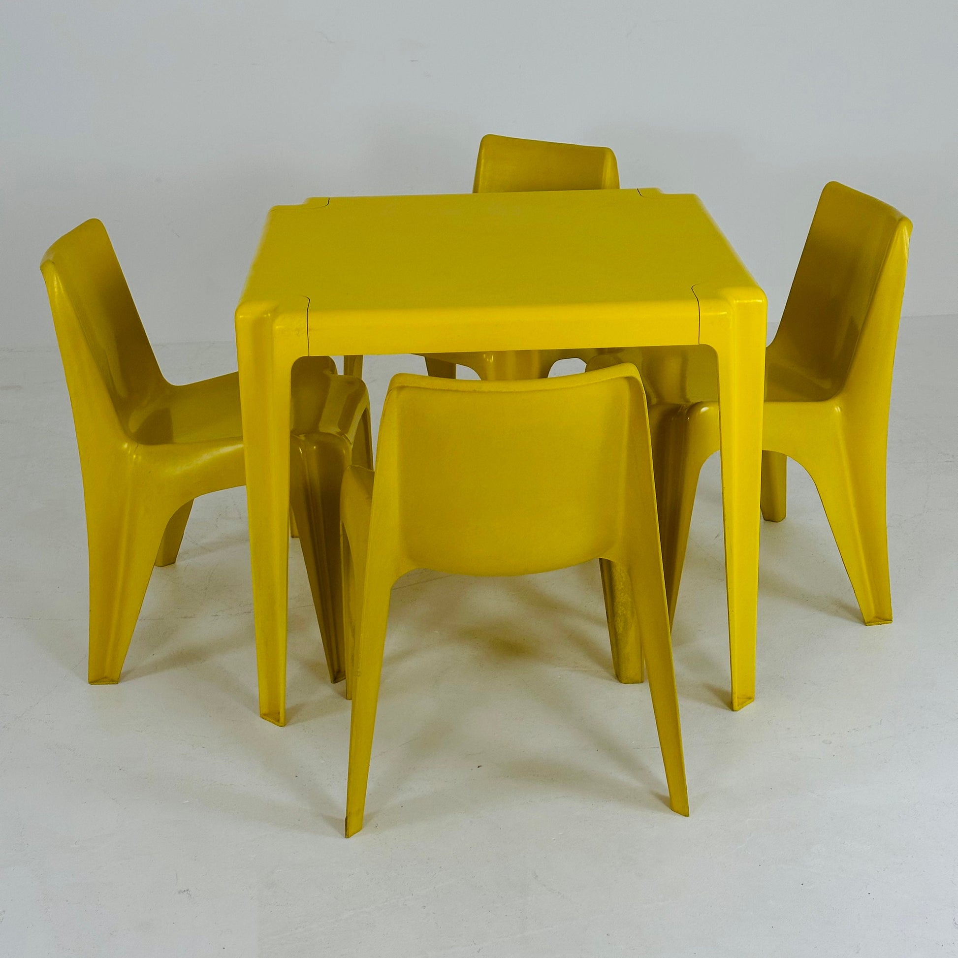 Yellow Set of 4 chairs & table Space age Bofinger BA1171 chair by Helmut Bätzner, 1970s