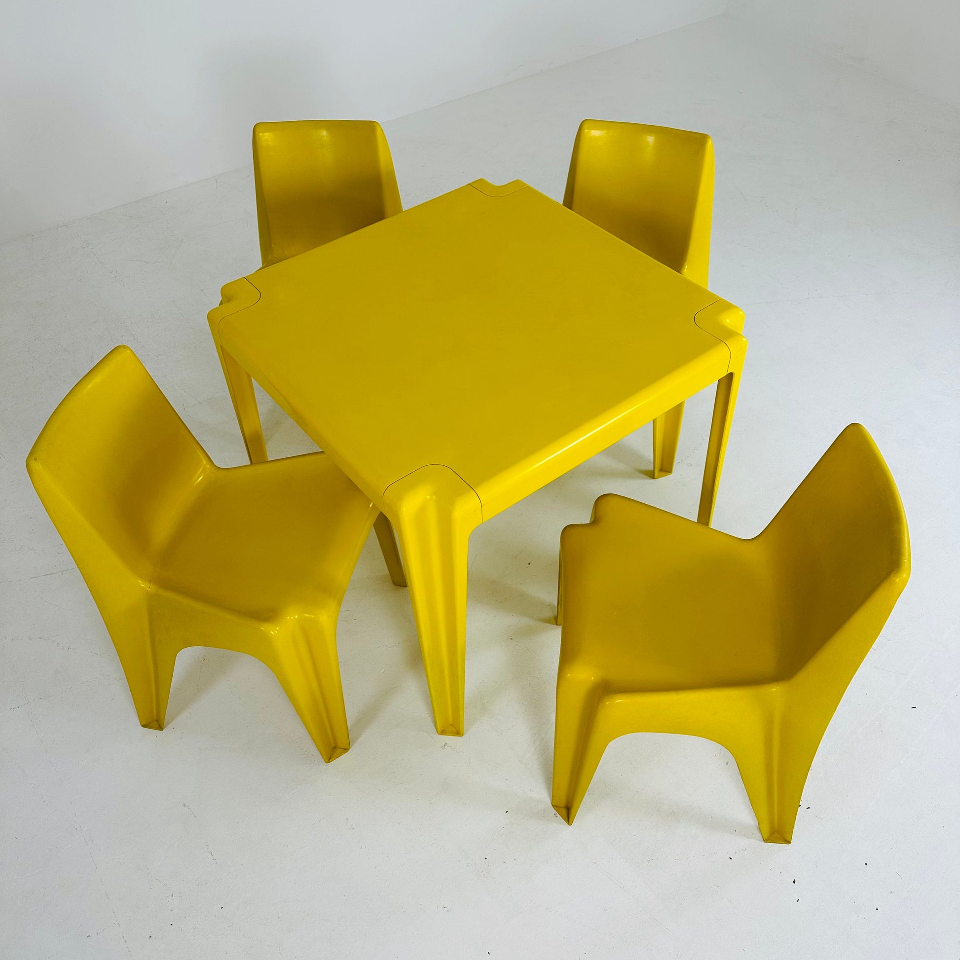 Yellow Set of 4 chairs & table Space age Bofinger BA1171 chair by Helmut Bätzner, 1970s