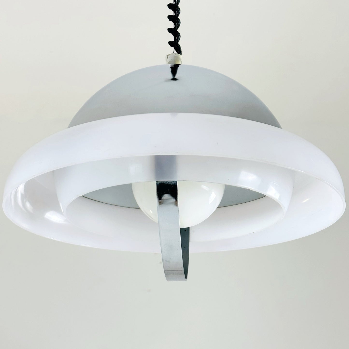 Wonderful Space Age Aluminum & White Acrylic Extendable Ceiling Lamp, 1970s Italy