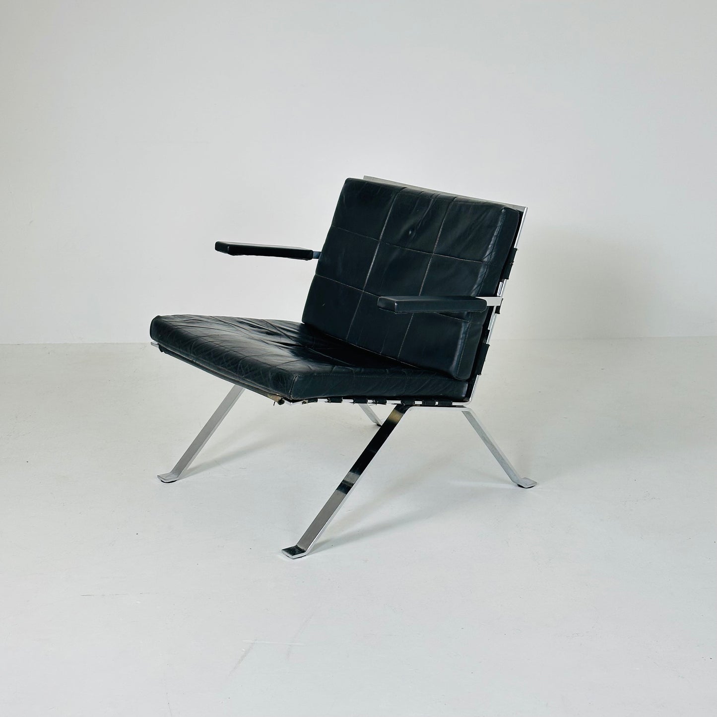 Mid century leather lounge Euro chair by Hans Eichenberger for Girsberger - 1960s Switzerland