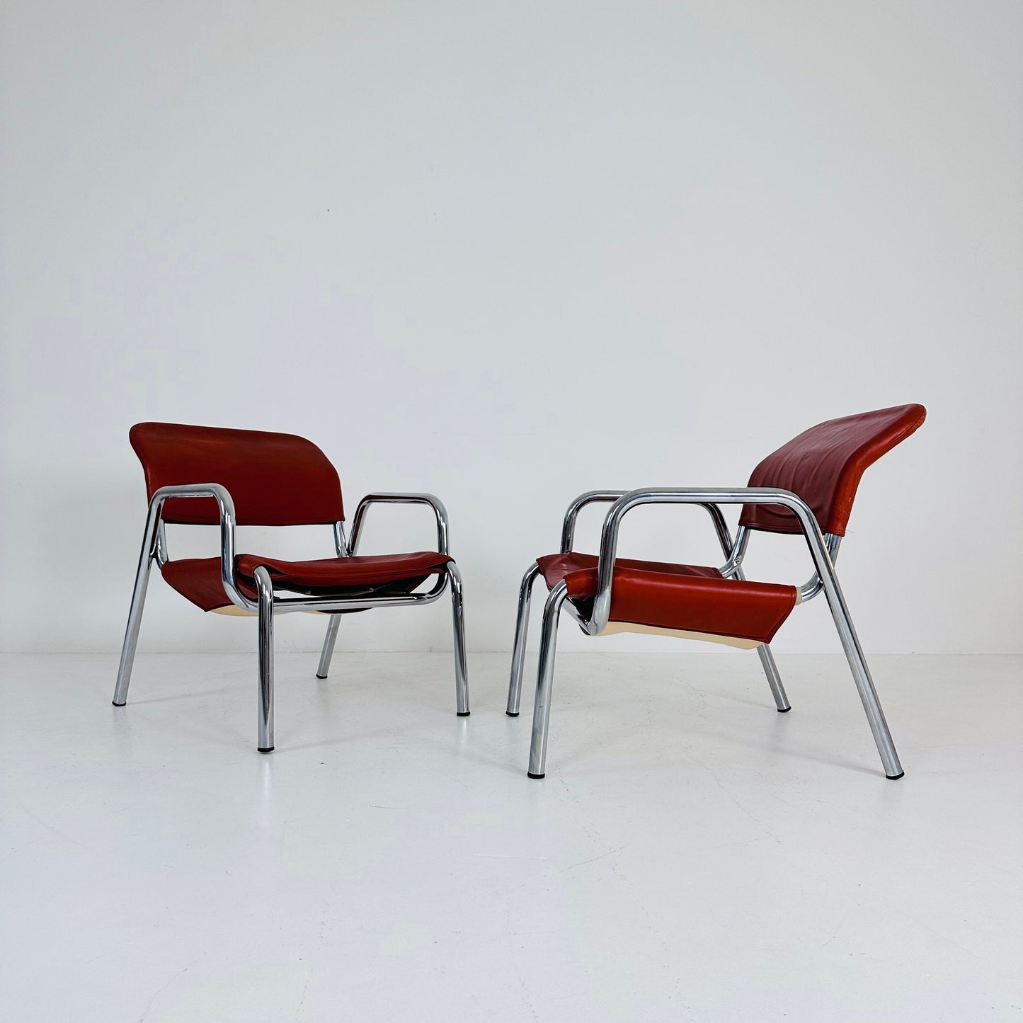 Set of 2 Mid century Bauhaus red leather chair s,Italy 1960s