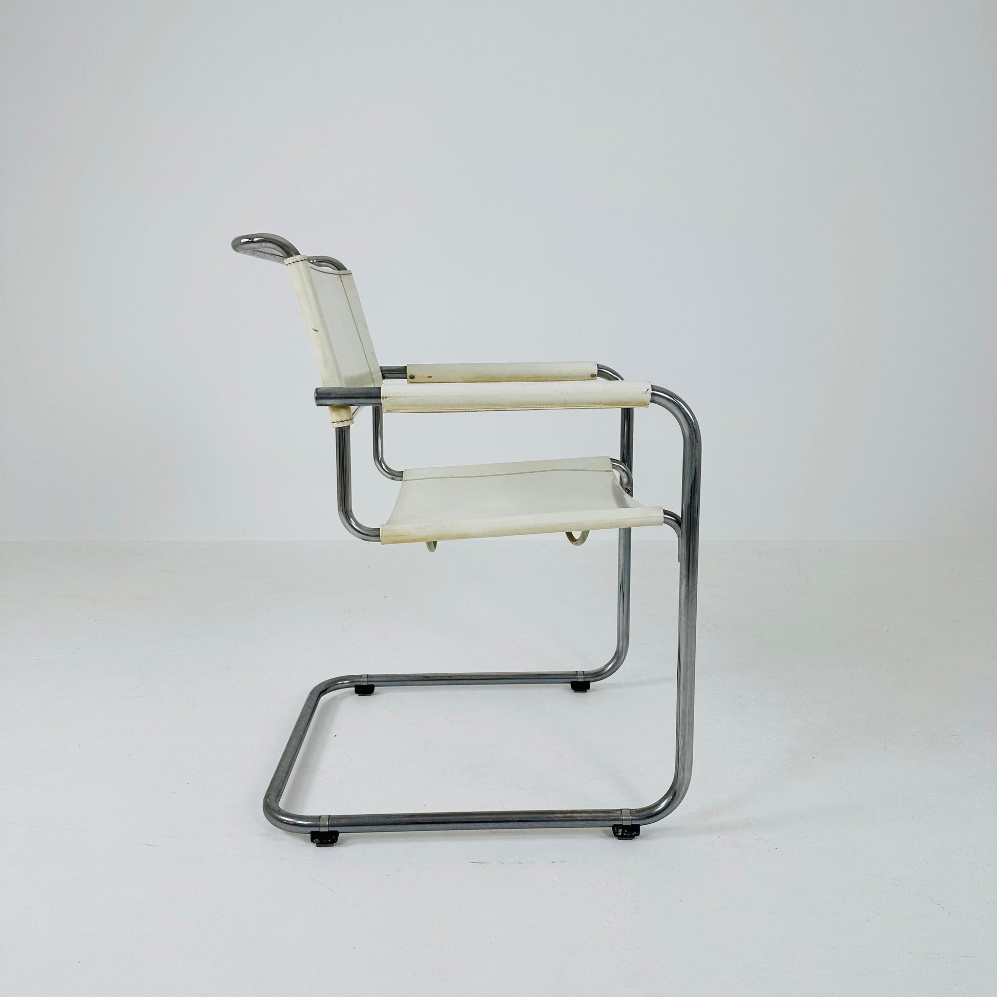 Original Bauhaus S34 cantilever chair in white leather by Mart Stam for Thonet, 1970,