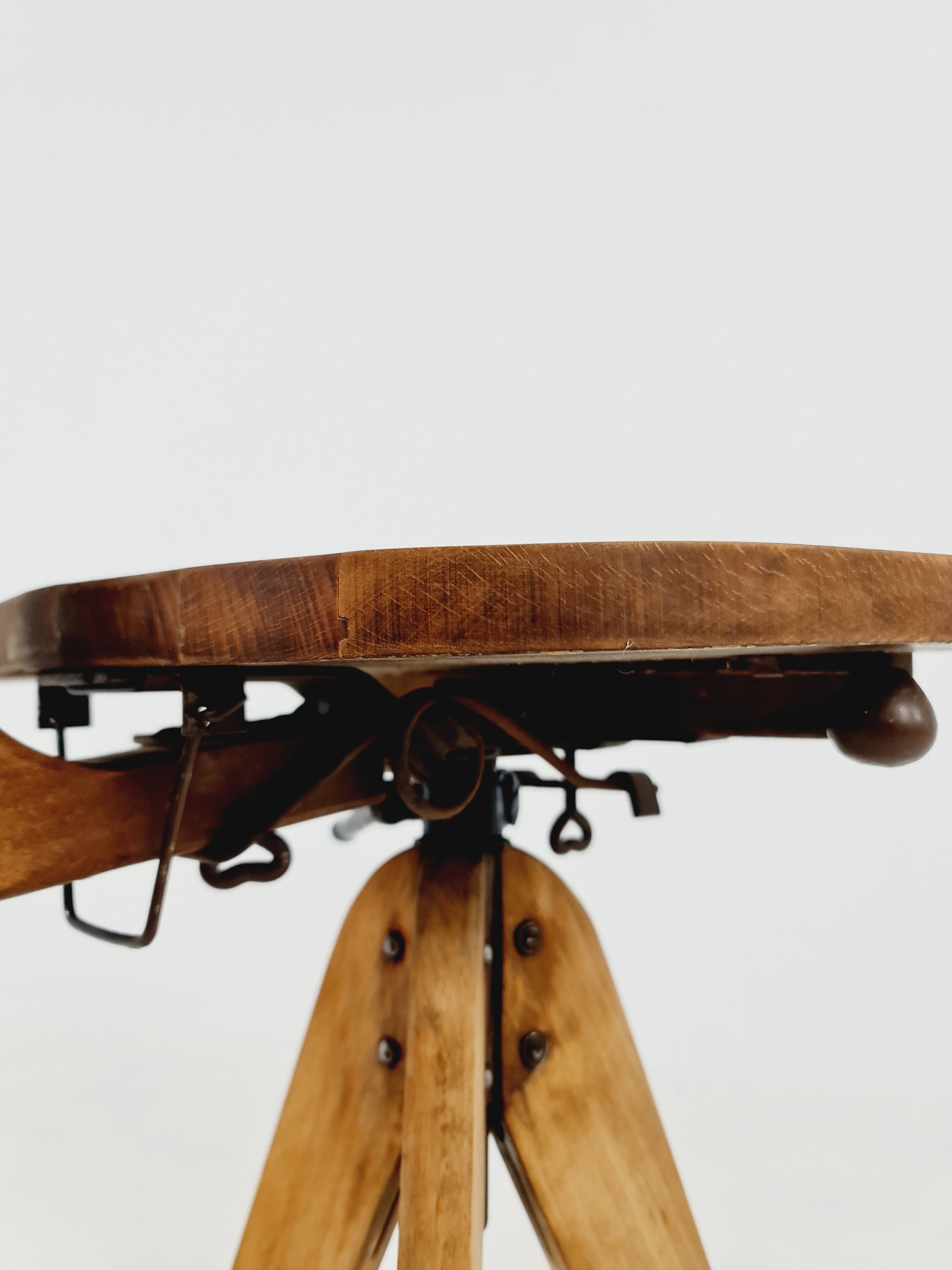 Bauhaus swivel office chair in solid wood By Der FerderDreh 1930s