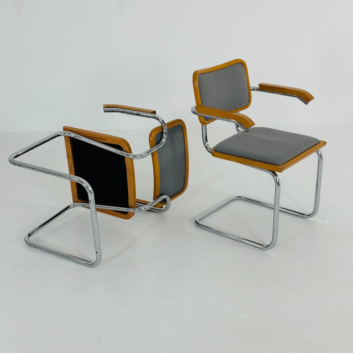 Mid century B32 Cesca armchair by Marcel Breuer upholstered , bauhaus design for Bene Italy 1980s