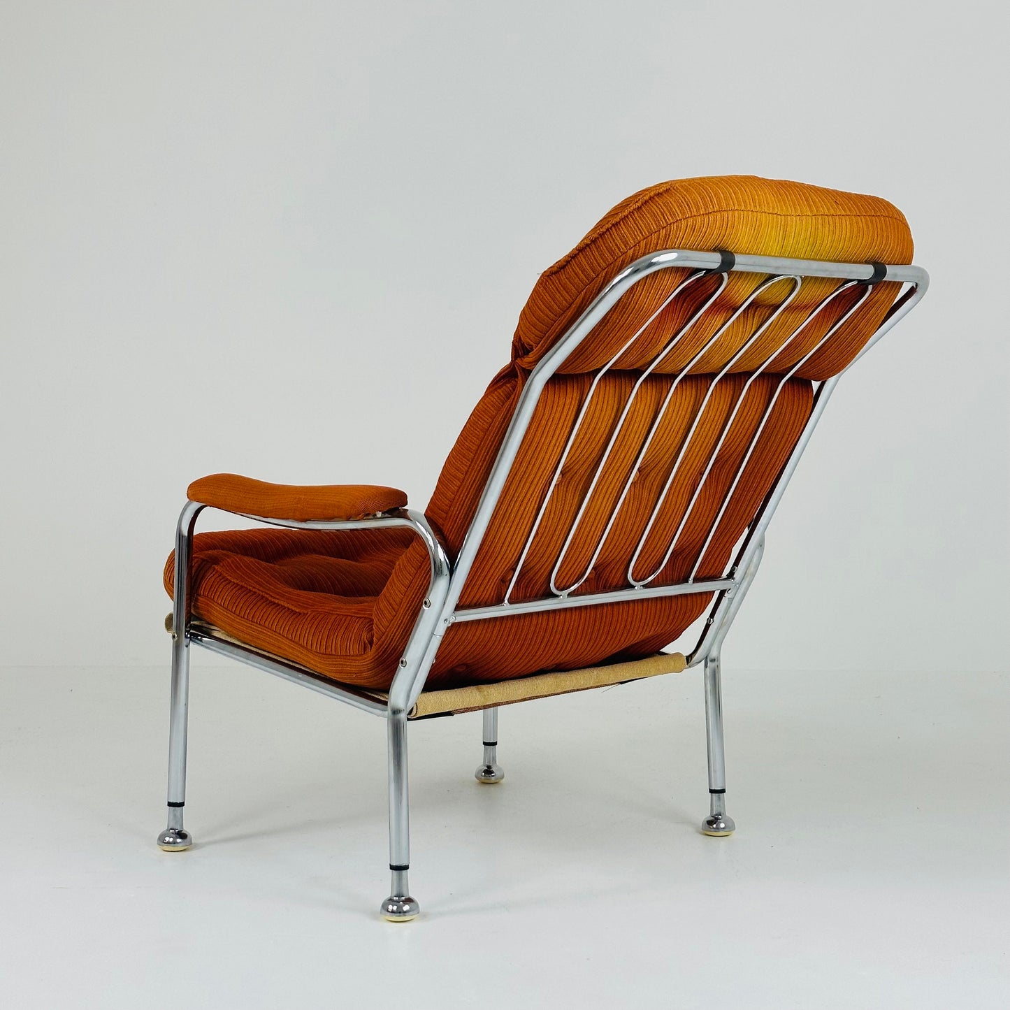 Bauhaus BO EIGERT. Orange velvet Armchair , "Stålbo", B. Eigert AB in Hova, 1970s.