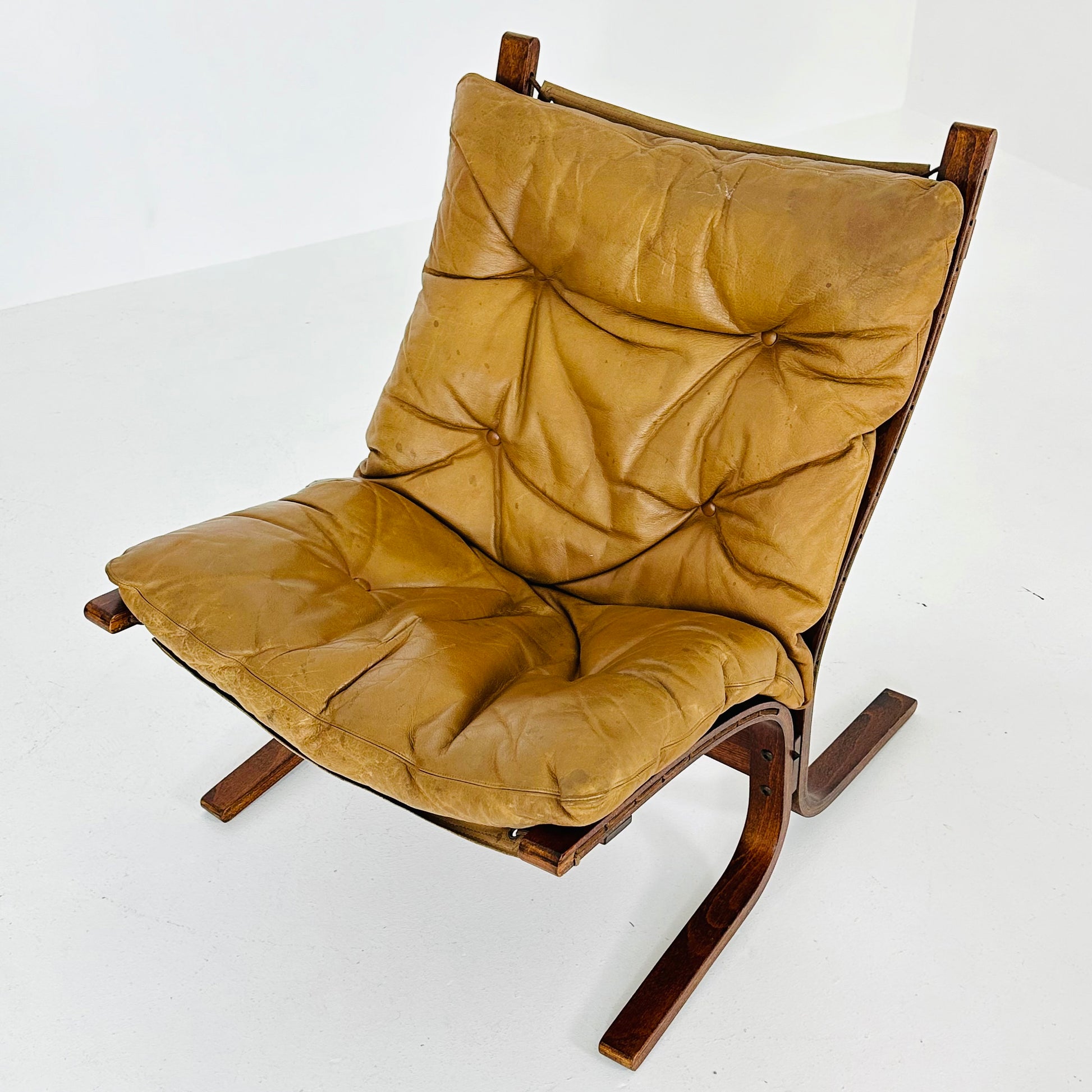 Set of Mid-Century Norwegian Siesta lounge chairs and coffee table by Ingmar Relling for Westnofa 1960s