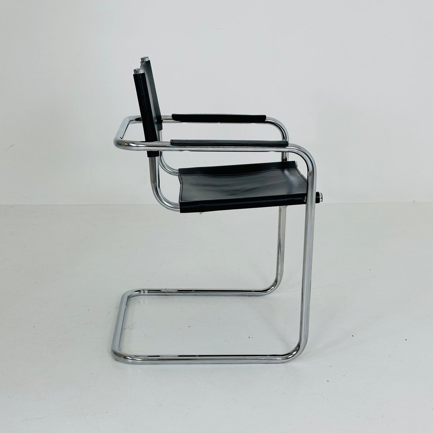 1 of 6 Mid Century iconic Mart Stam S34 armchair / Bauhaus chrome tube steel and leather / 80s vintage cantilever chair s43