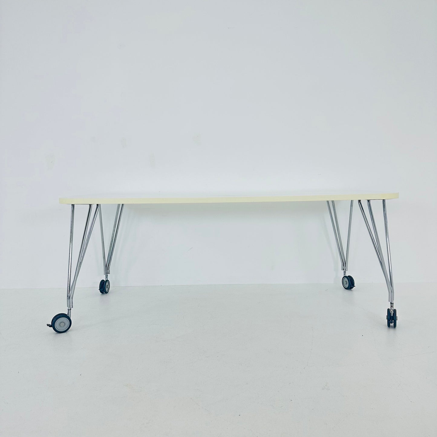 Max white desk designer by Ferruccio Laviani for Kartell Italy 1990s