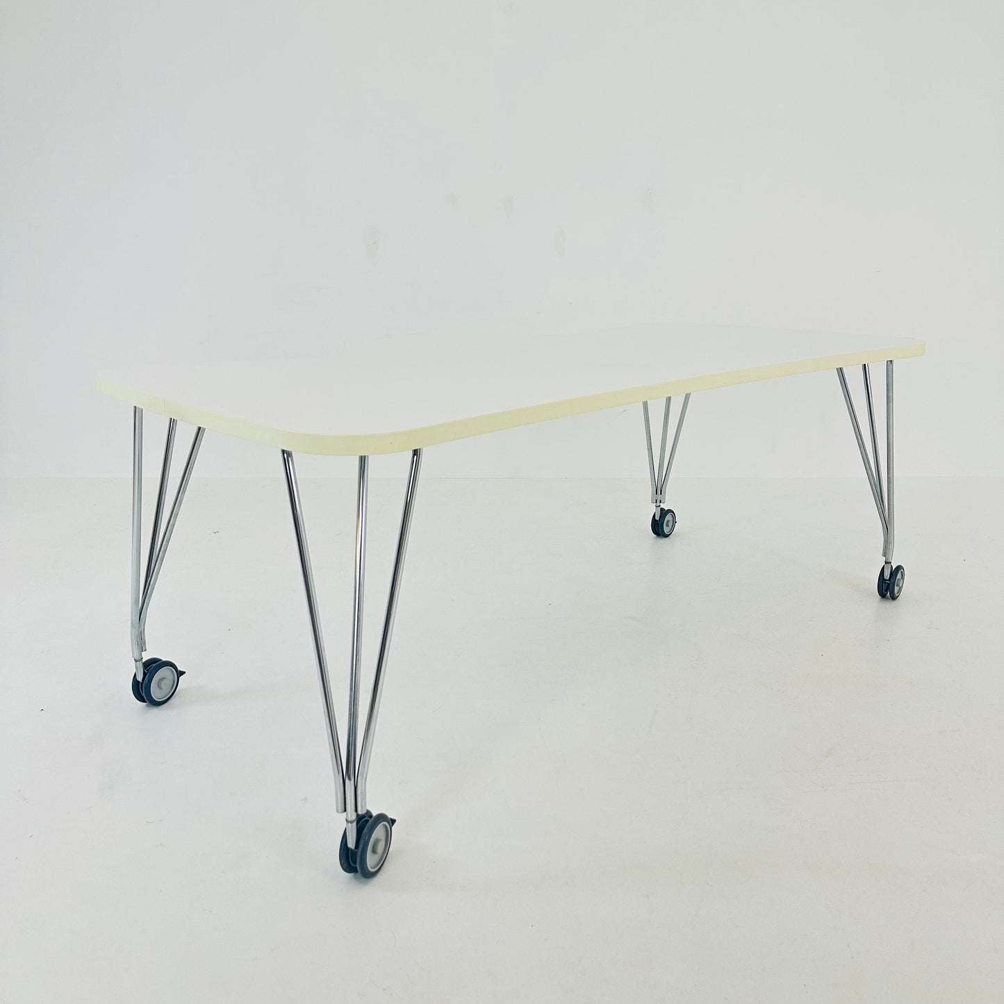 Max white desk designer by Ferruccio Laviani for Kartell Italy 1990s