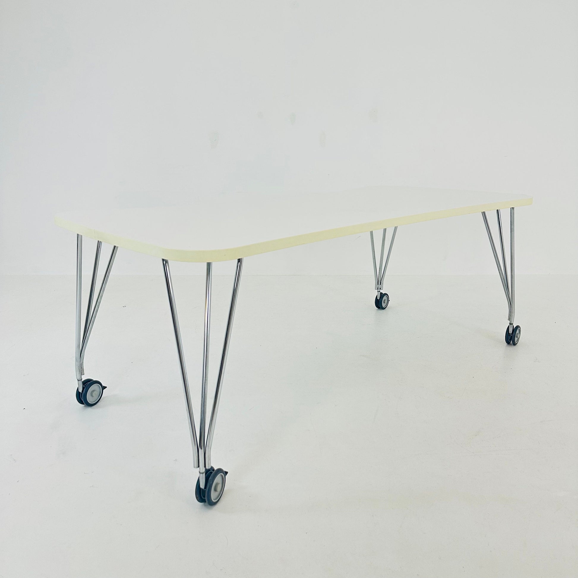 Max white desk designer by Ferruccio Laviani for Kartell Italy 1990s