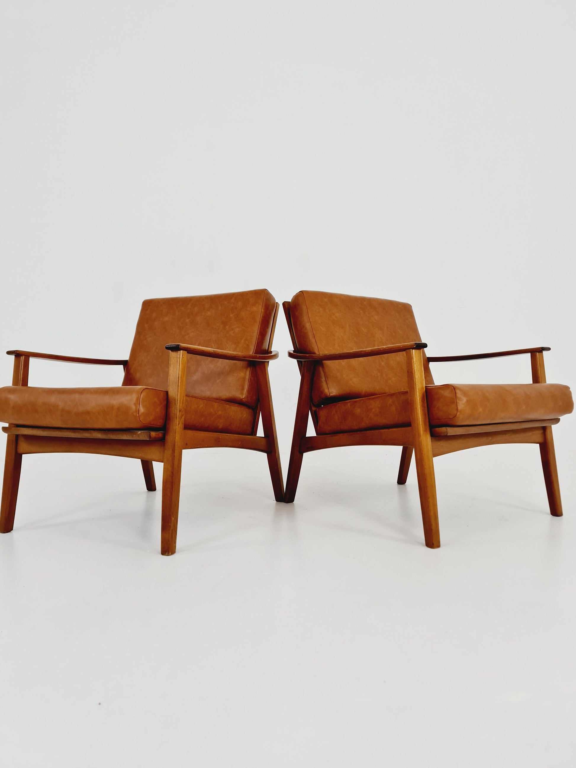 Mid-century pair of German lounge armchair, 1960s