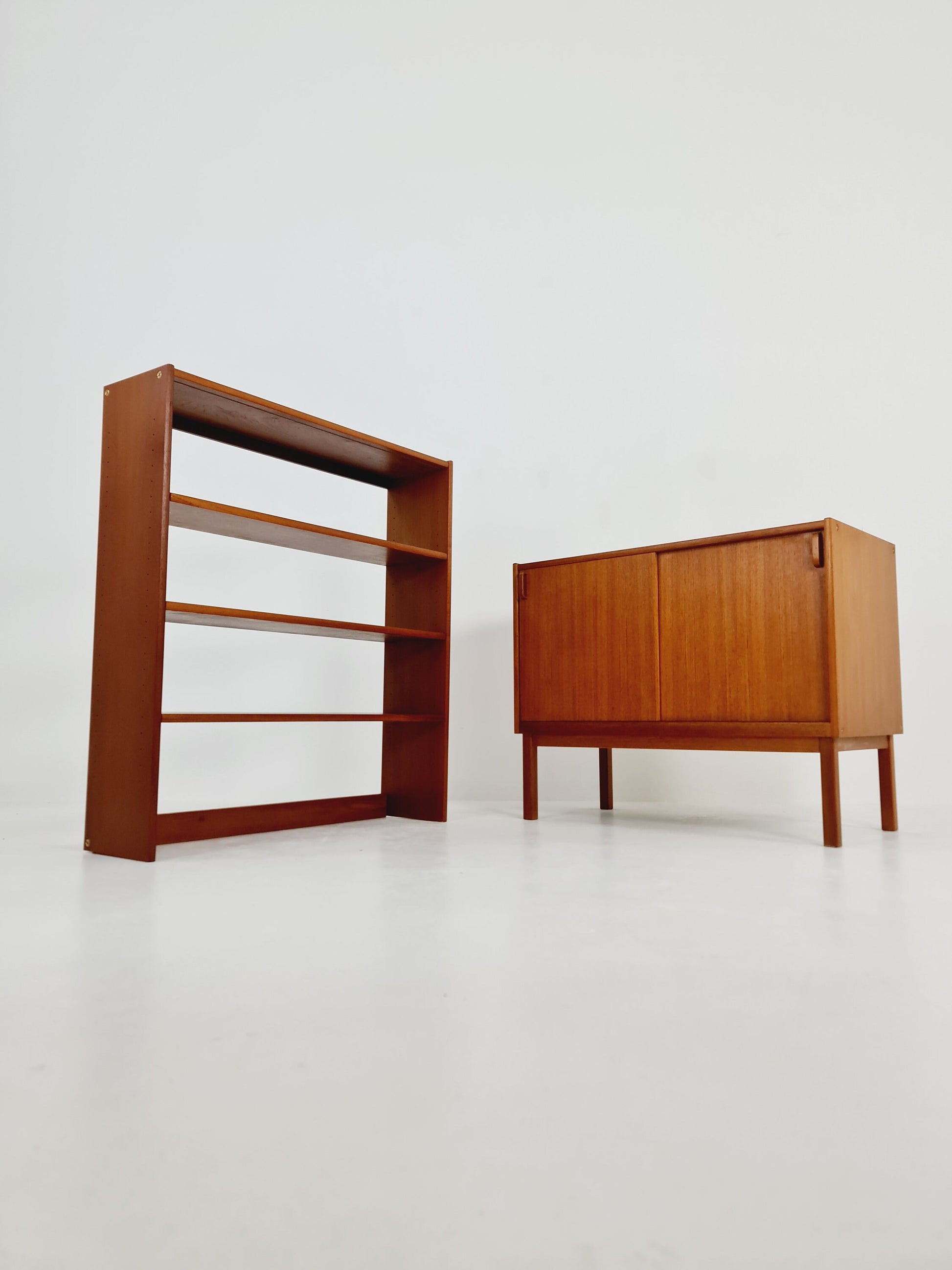 Swedish vintage chest of drawers/ book case teak by Fridhagen for Bodafors, 1960s
